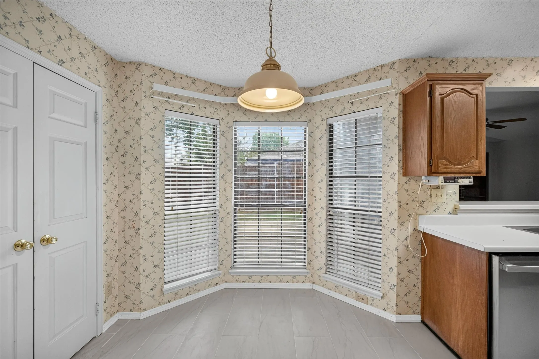 Single Family Residence For Rent in Rockwall County , 9421 Willard Street, Rowlett, Texas 75088, 4 Bedroom, 2 Bathroom, 2 Garage spaces, 2,078 Sqft, built in 1986, mls#21375985, Real Estate Agent in Rowlett, Homes For Rent in Rockwall county, Homes For Rent in Rowlett, Realtor in Rowlett Texas, Real Estate Brokerage Independent Realty Texas, Luminita Cordes Realtor