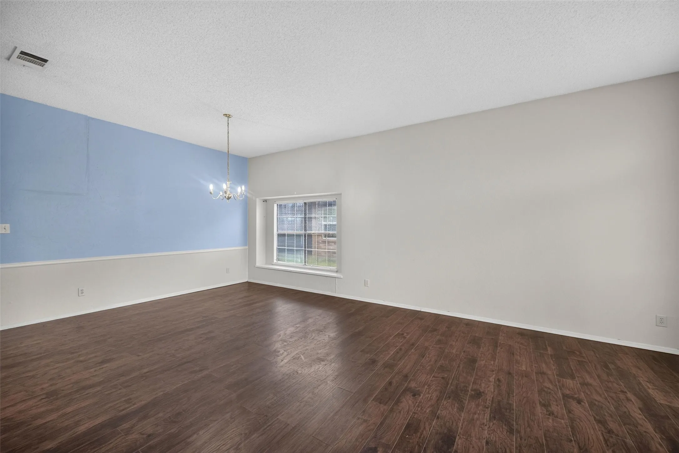 Single Family Residence For Rent in Rockwall County , 9421 Willard Street, Rowlett, Texas 75088, 4 Bedroom, 2 Bathroom, 2 Garage spaces, 2,078 Sqft, built in 1986, mls#21375985, Real Estate Agent in Rowlett, Homes For Rent in Rockwall county, Homes For Rent in Rowlett, Realtor in Rowlett Texas, Real Estate Brokerage Independent Realty Texas, Luminita Cordes Realtor