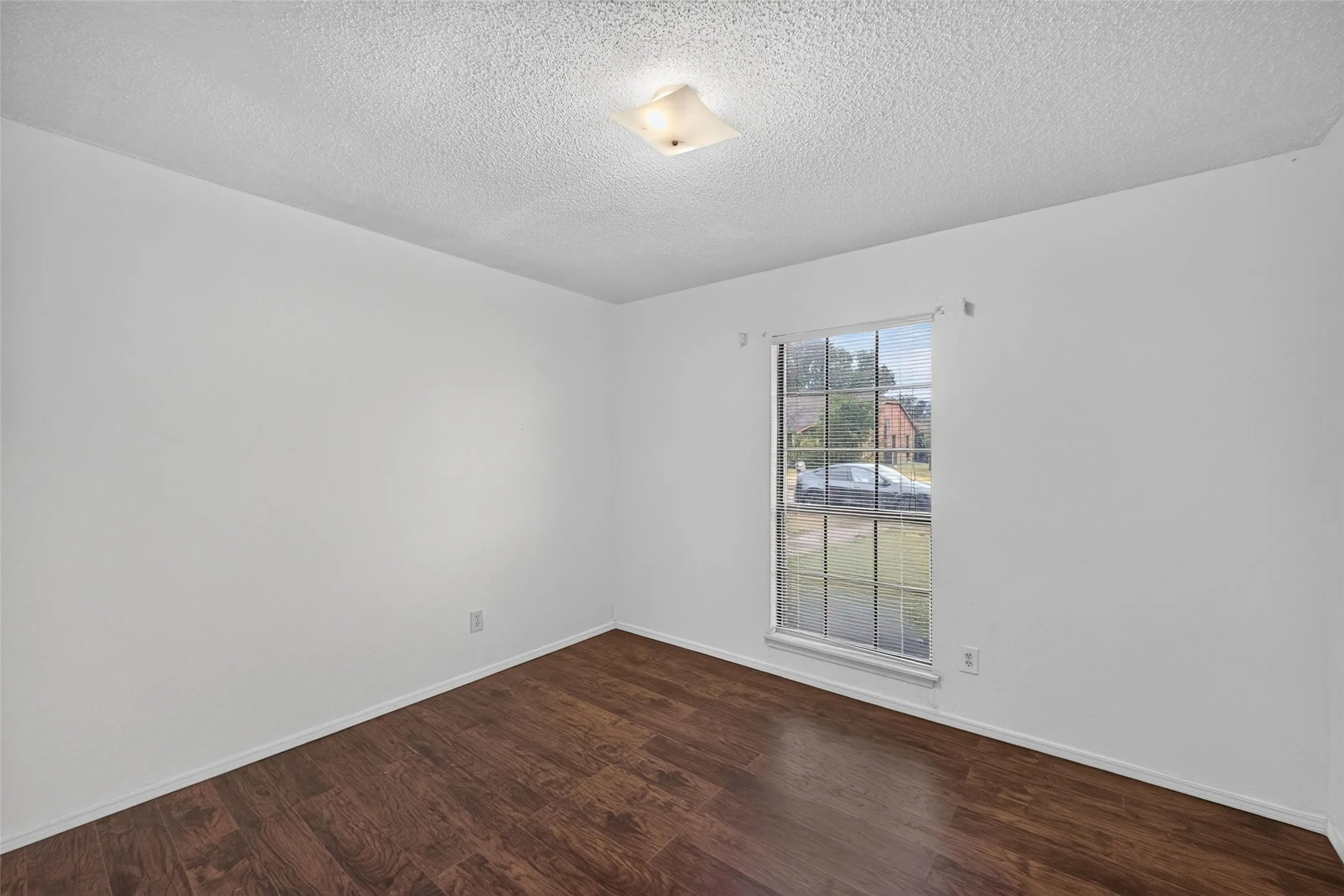 Single Family Residence For Rent in Rockwall County , 9421 Willard Street, Rowlett, Texas 75088, 4 Bedroom, 2 Bathroom, 2 Garage spaces, 2,078 Sqft, built in 1986, mls#21375985, Real Estate Agent in Rowlett, Homes For Rent in Rockwall county, Homes For Rent in Rowlett, Realtor in Rowlett Texas, Real Estate Brokerage Independent Realty Texas, Luminita Cordes Realtor