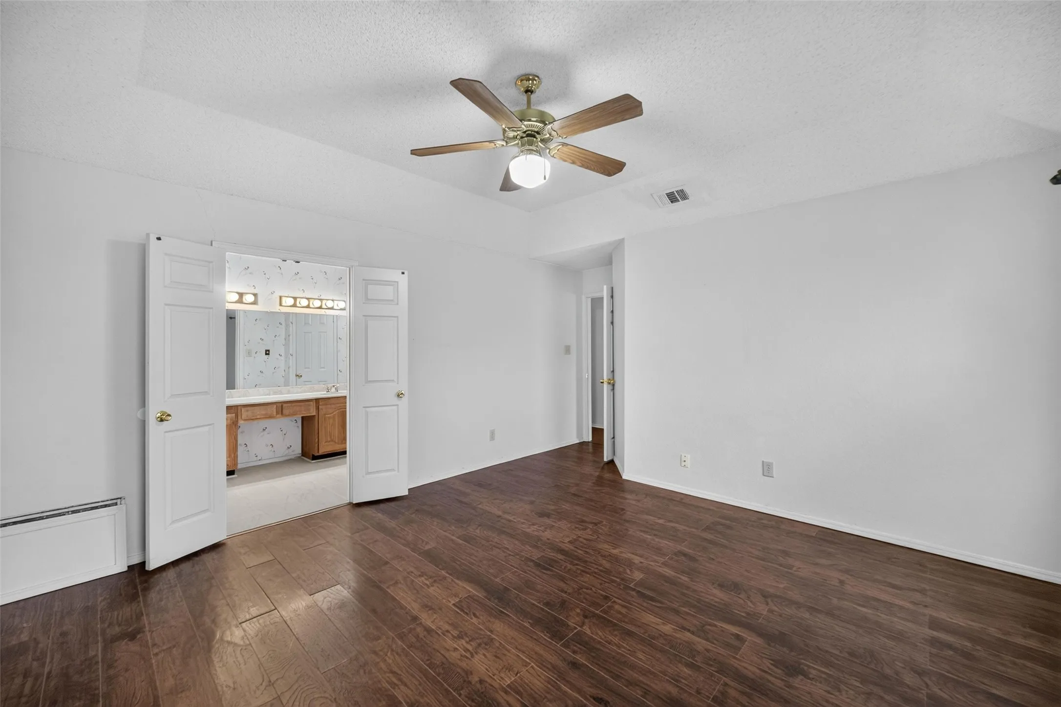 Single Family Residence For Rent in Rockwall County , 9421 Willard Street, Rowlett, Texas 75088, 4 Bedroom, 2 Bathroom, 2 Garage spaces, 2,078 Sqft, built in 1986, mls#21375985, Real Estate Agent in Rowlett, Homes For Rent in Rockwall county, Homes For Rent in Rowlett, Realtor in Rowlett Texas, Real Estate Brokerage Independent Realty Texas, Luminita Cordes Realtor