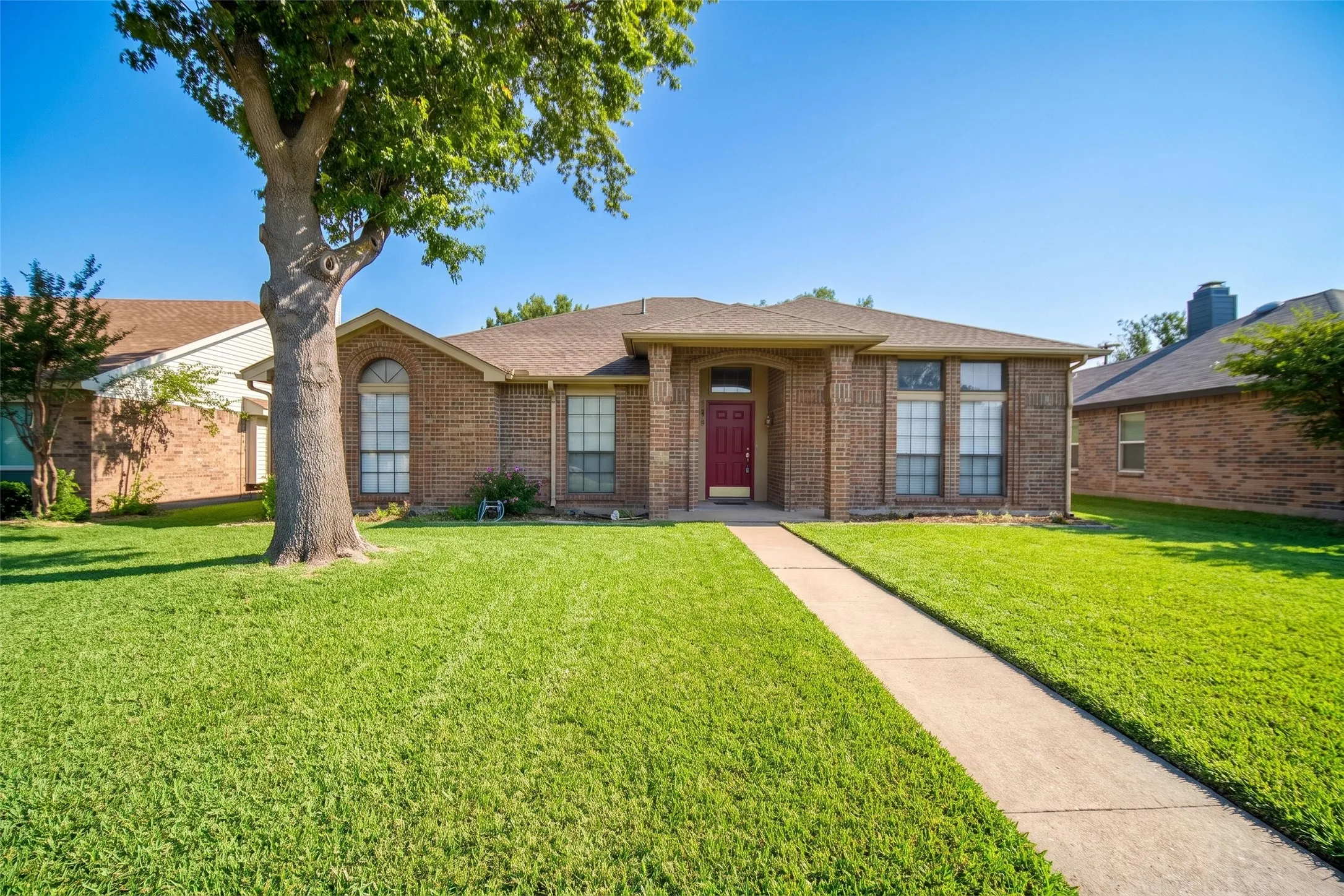 Single Family Residence For Rent in Rockwall County , 9421 Willard Street, Rowlett, Texas 75088, 4 Bedroom, 2 Bathroom, 2 Garage spaces, 2,078 Sqft, built in 1986, mls#21375985, Real Estate Agent in Rowlett, Homes For Rent in Rockwall county, Homes For Rent in Rowlett, Realtor in Rowlett Texas, Real Estate Brokerage Independent Realty Texas, Luminita Cordes Realtor