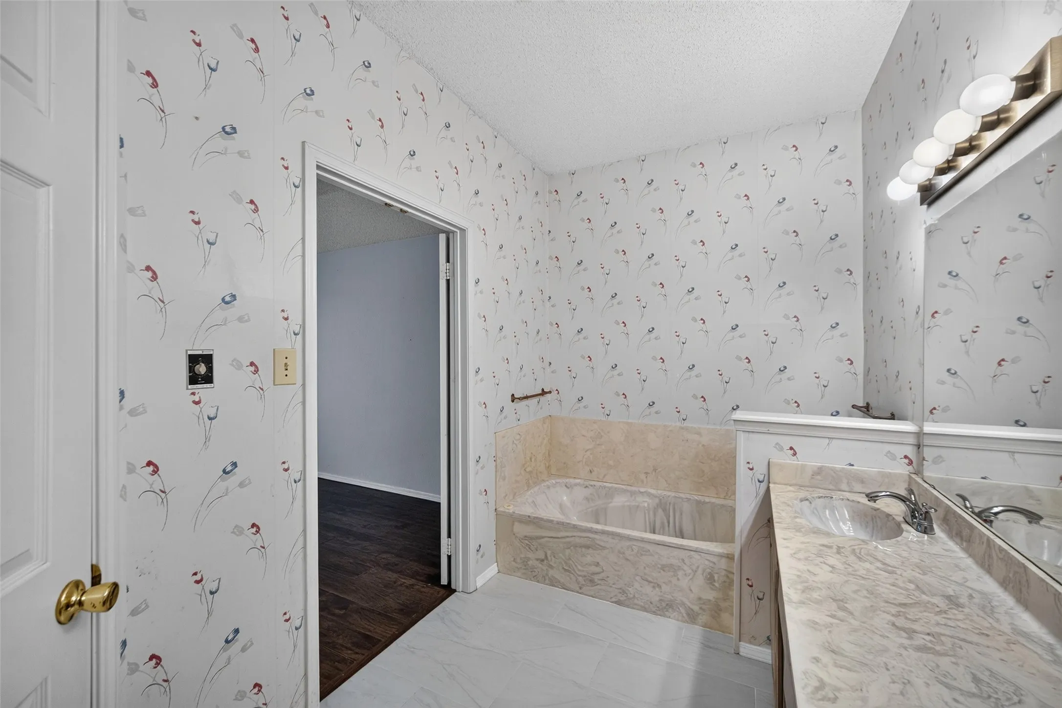 Single Family Residence For Rent in Rockwall County , 9421 Willard Street, Rowlett, Texas 75088, 4 Bedroom, 2 Bathroom, 2 Garage spaces, 2,078 Sqft, built in 1986, mls#21375985, Real Estate Agent in Rowlett, Homes For Rent in Rockwall county, Homes For Rent in Rowlett, Realtor in Rowlett Texas, Real Estate Brokerage Independent Realty Texas, Luminita Cordes Realtor