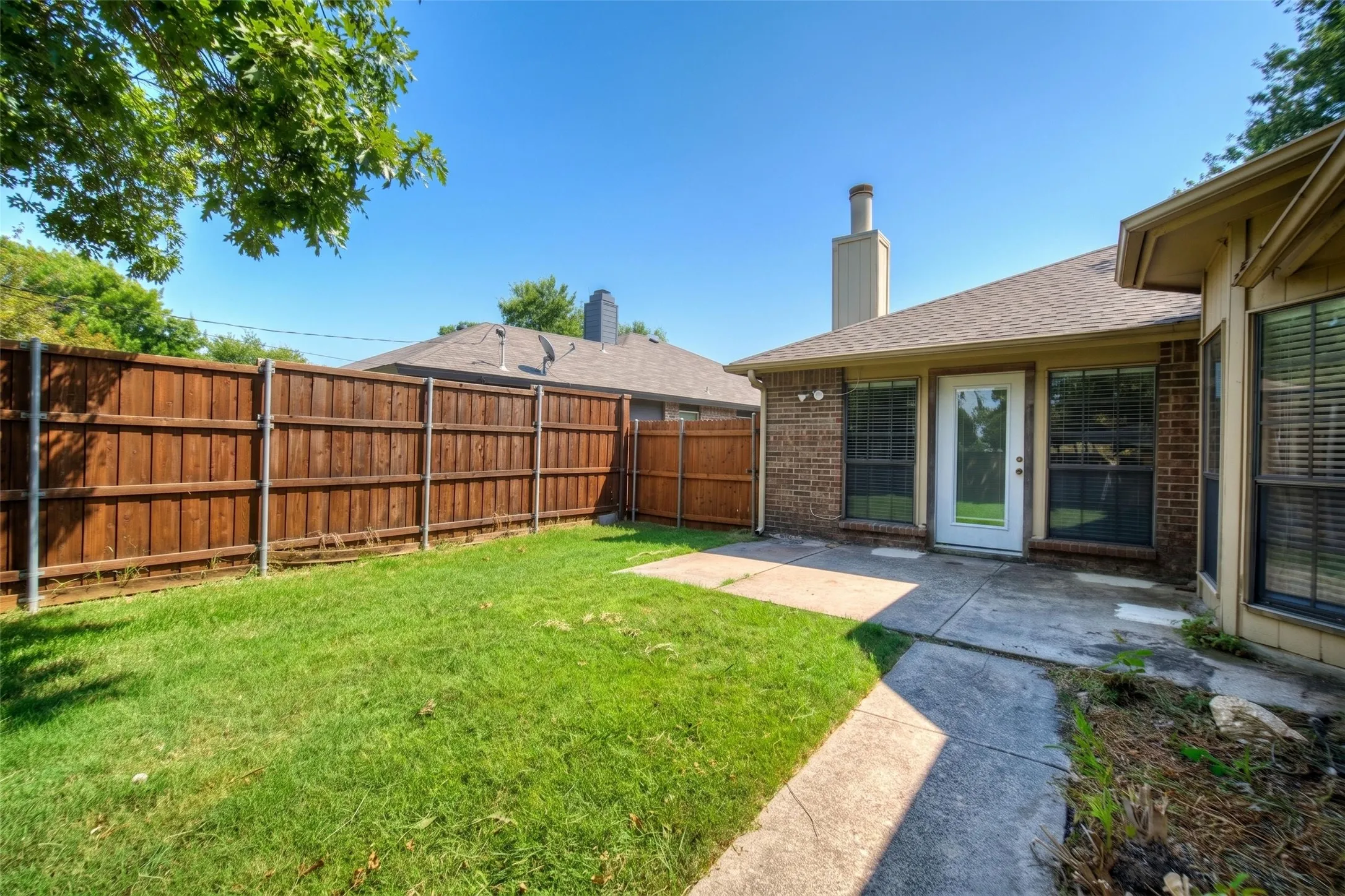 Single Family Residence For Rent in Rockwall County , 9421 Willard Street, Rowlett, Texas 75088, 4 Bedroom, 2 Bathroom, 2 Garage spaces, 2,078 Sqft, built in 1986, mls#21375985, Real Estate Agent in Rowlett, Homes For Rent in Rockwall county, Homes For Rent in Rowlett, Realtor in Rowlett Texas, Real Estate Brokerage Independent Realty Texas, Luminita Cordes Realtor