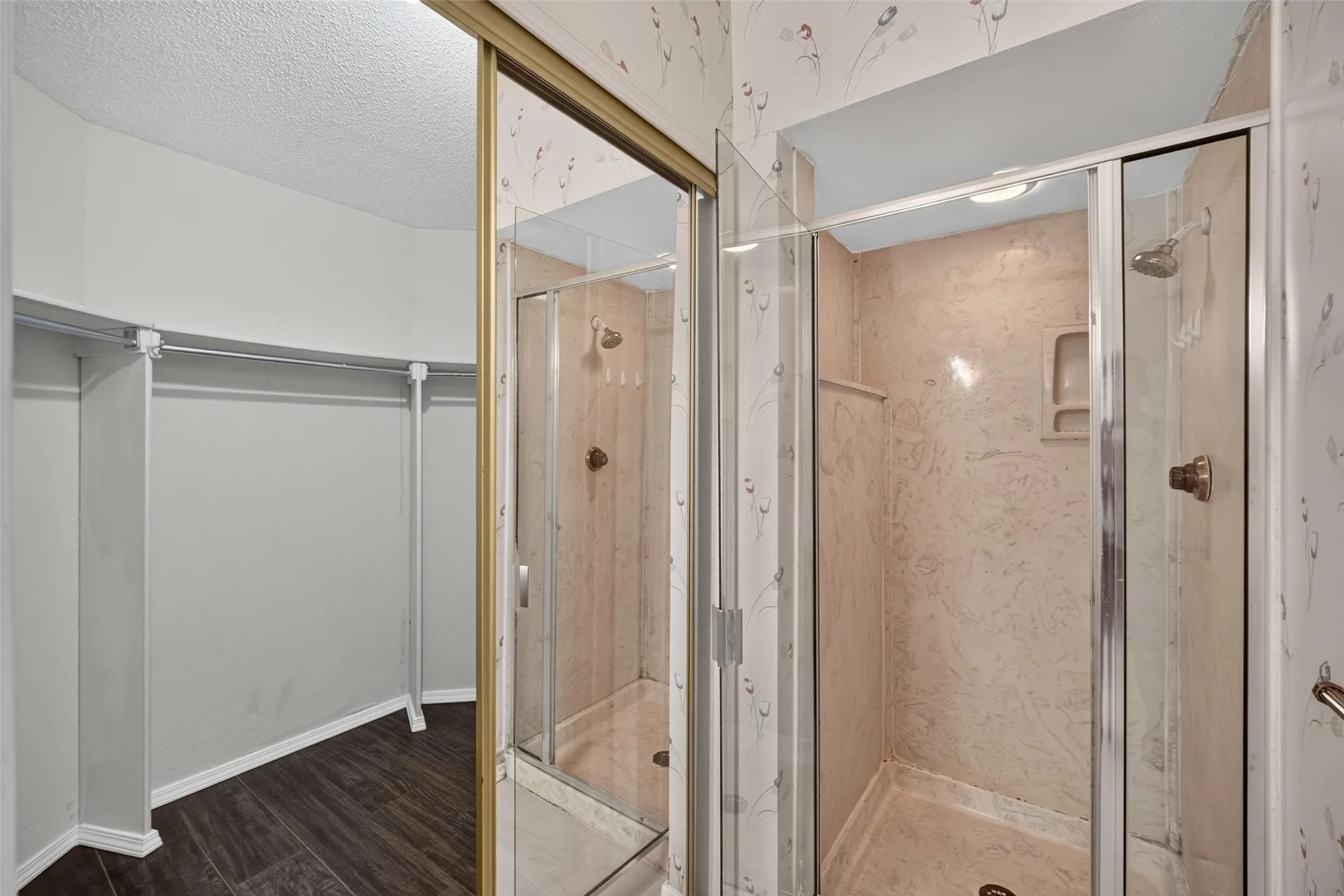 Single Family Residence For Rent in Rockwall County , 9421 Willard Street, Rowlett, Texas 75088, 4 Bedroom, 2 Bathroom, 2 Garage spaces, 2,078 Sqft, built in 1986, mls#21375985, Real Estate Agent in Rowlett, Homes For Rent in Rockwall county, Homes For Rent in Rowlett, Realtor in Rowlett Texas, Real Estate Brokerage Independent Realty Texas, Luminita Cordes Realtor