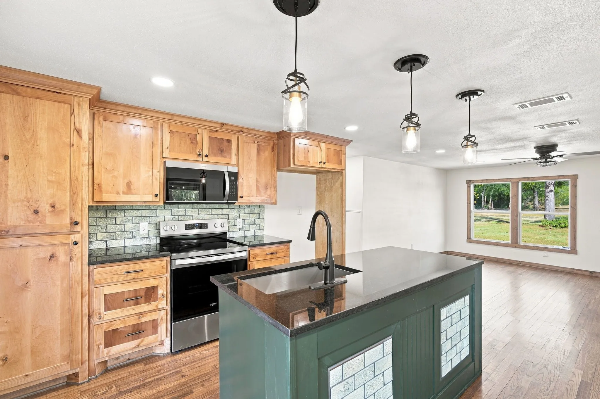 Single Family Residence For Sale in Hill County , 659 Fm 3050, Whitney, Texas 76692, 3 Bedroom, 2 Bathroom, Garage spaces, 1,425 Sqft, built in 0, mls#21376960, Real Estate Agent in Whitney, Homes For Sale in Hill county, Homes For Sale in Whitney, Realtor in Whitney Texas, Real Estate Brokerage Independent Realty Texas, Luminita Cordes Realtor