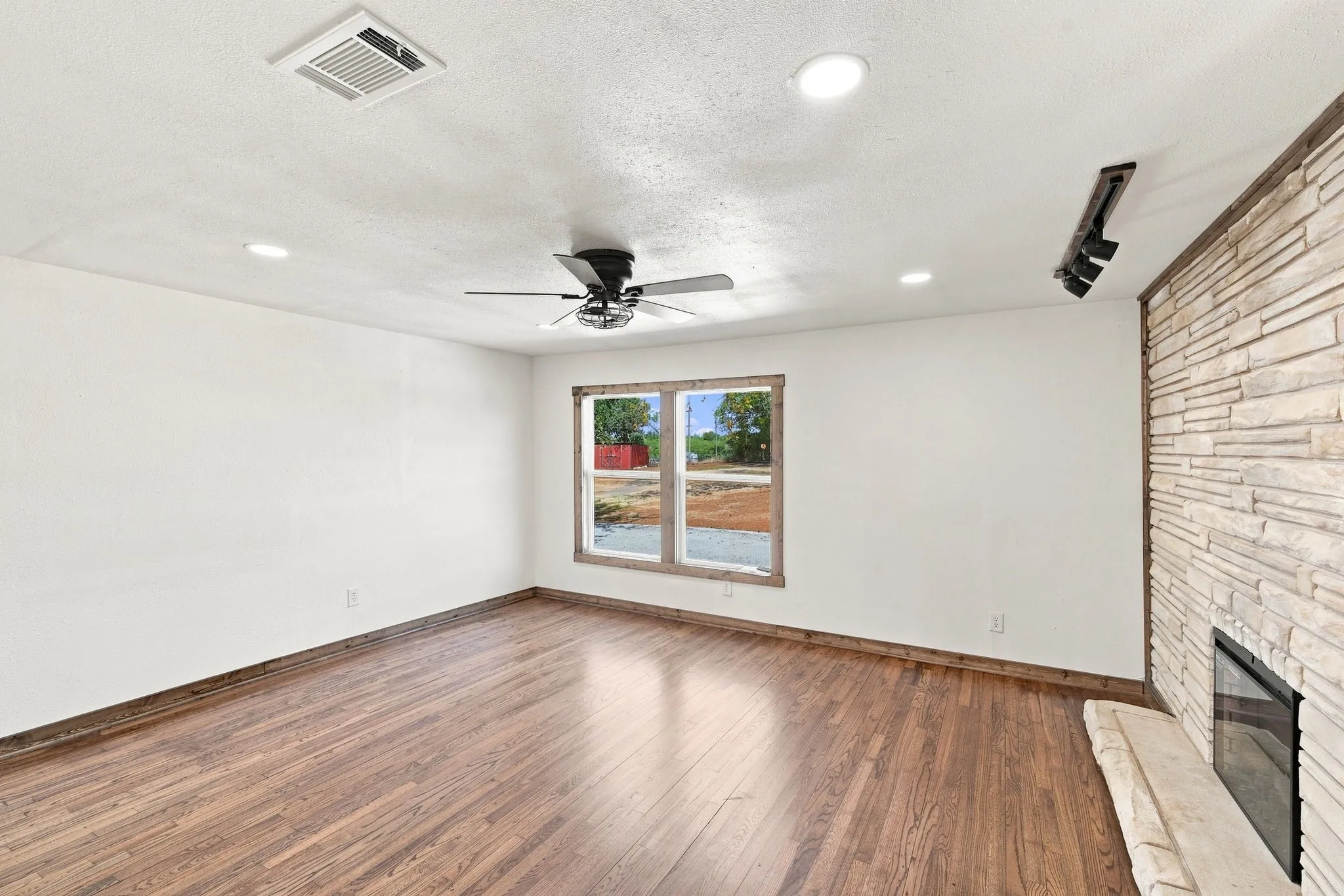 Single Family Residence For Sale in Hill County , 659 Fm 3050, Whitney, Texas 76692, 3 Bedroom, 2 Bathroom, Garage spaces, 1,425 Sqft, built in 0, mls#21376960, Real Estate Agent in Whitney, Homes For Sale in Hill county, Homes For Sale in Whitney, Realtor in Whitney Texas, Real Estate Brokerage Independent Realty Texas, Luminita Cordes Realtor