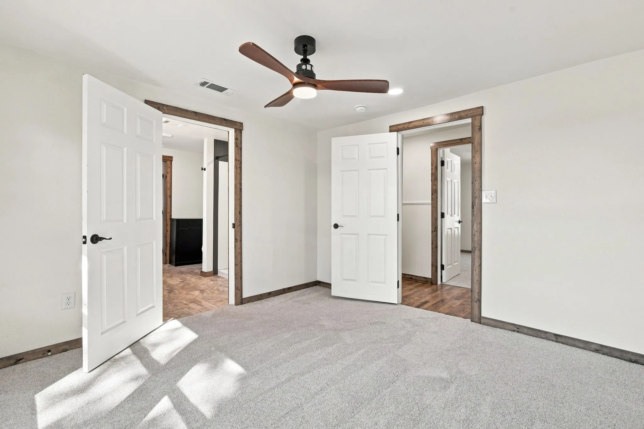 Single Family Residence For Sale in Hill County , 659 Fm 3050, Whitney, Texas 76692, 3 Bedroom, 2 Bathroom, Garage spaces, 1,425 Sqft, built in 0, mls#21376960, Real Estate Agent in Whitney, Homes For Sale in Hill county, Homes For Sale in Whitney, Realtor in Whitney Texas, Real Estate Brokerage Independent Realty Texas, Luminita Cordes Realtor