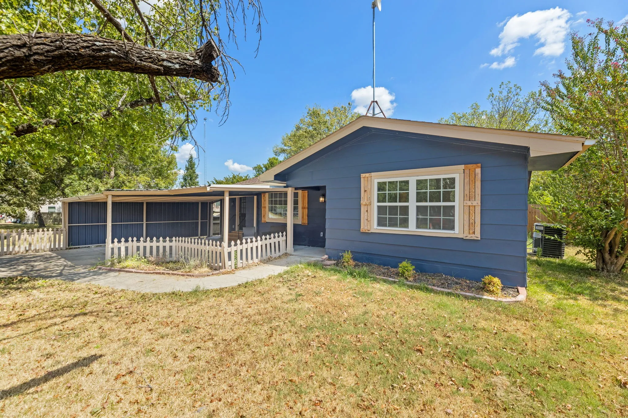 204 N 3rd - Celeste
