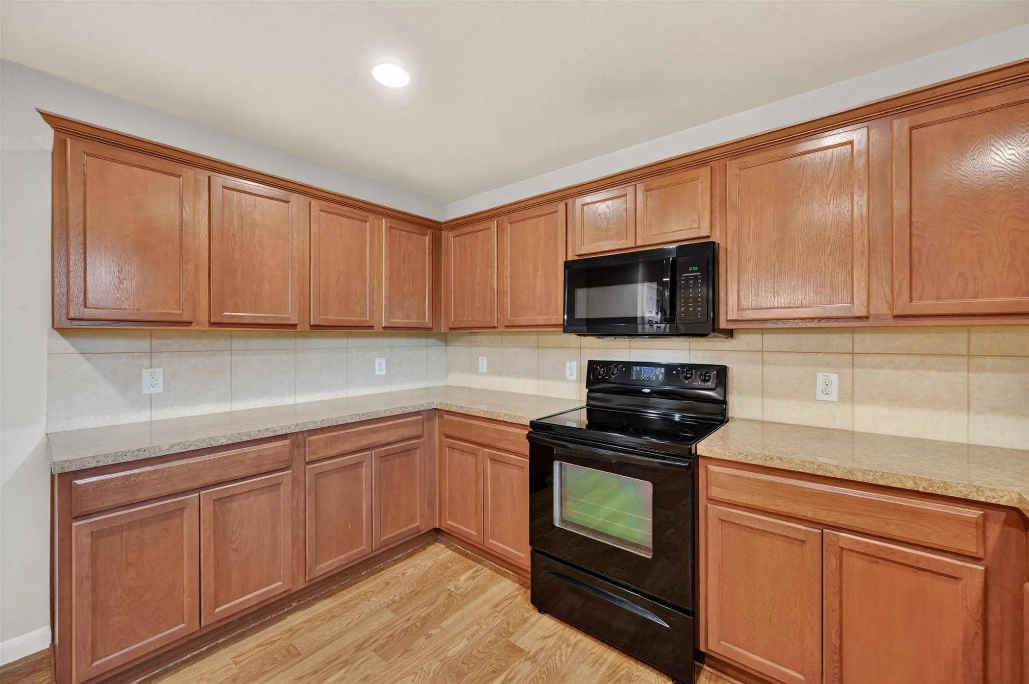 Single Family Residence For Rent in Tarrant County , 9133 Sun Haven Way, Fort Worth, Texas 76244, 3 Bedroom, 2 Bathroom, 2 Garage spaces, 1,610 Sqft, built in 2010, mls#21378282, Real Estate Agent in Fort Worth, Homes For Rent in Tarrant county, Homes For Rent in Fort Worth, Realtor in Fort Worth Texas, Real Estate Brokerage Independent Realty Texas, Luminita Cordes Realtor