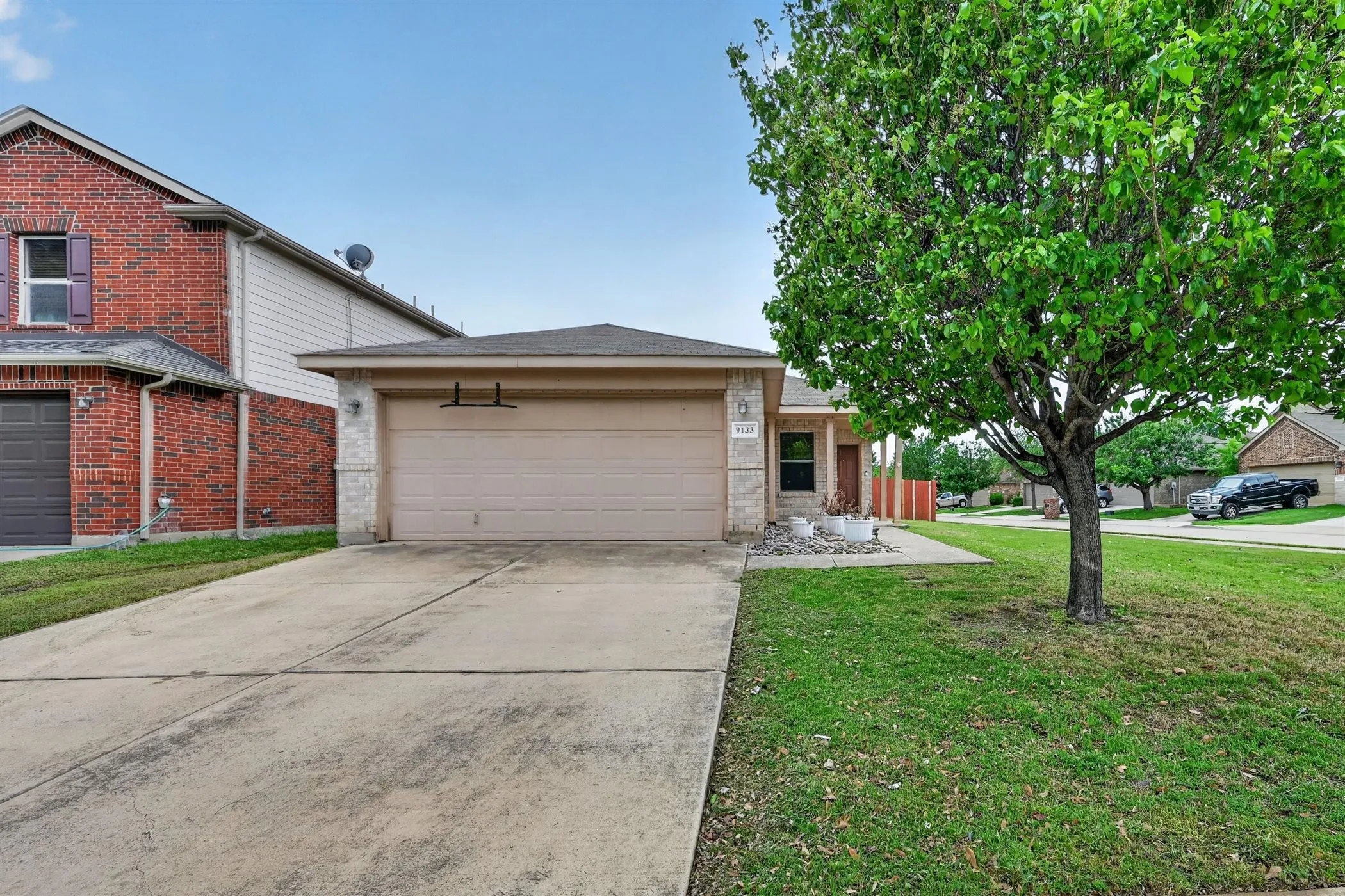 Single Family Residence For Rent in Tarrant County , 9133 Sun Haven Way, Fort Worth, Texas 76244, 3 Bedroom, 2 Bathroom, 2 Garage spaces, 1,610 Sqft, built in 2010, mls#21378282, Real Estate Agent in Fort Worth, Homes For Rent in Tarrant county, Homes For Rent in Fort Worth, Realtor in Fort Worth Texas, Real Estate Brokerage Independent Realty Texas, Luminita Cordes Realtor