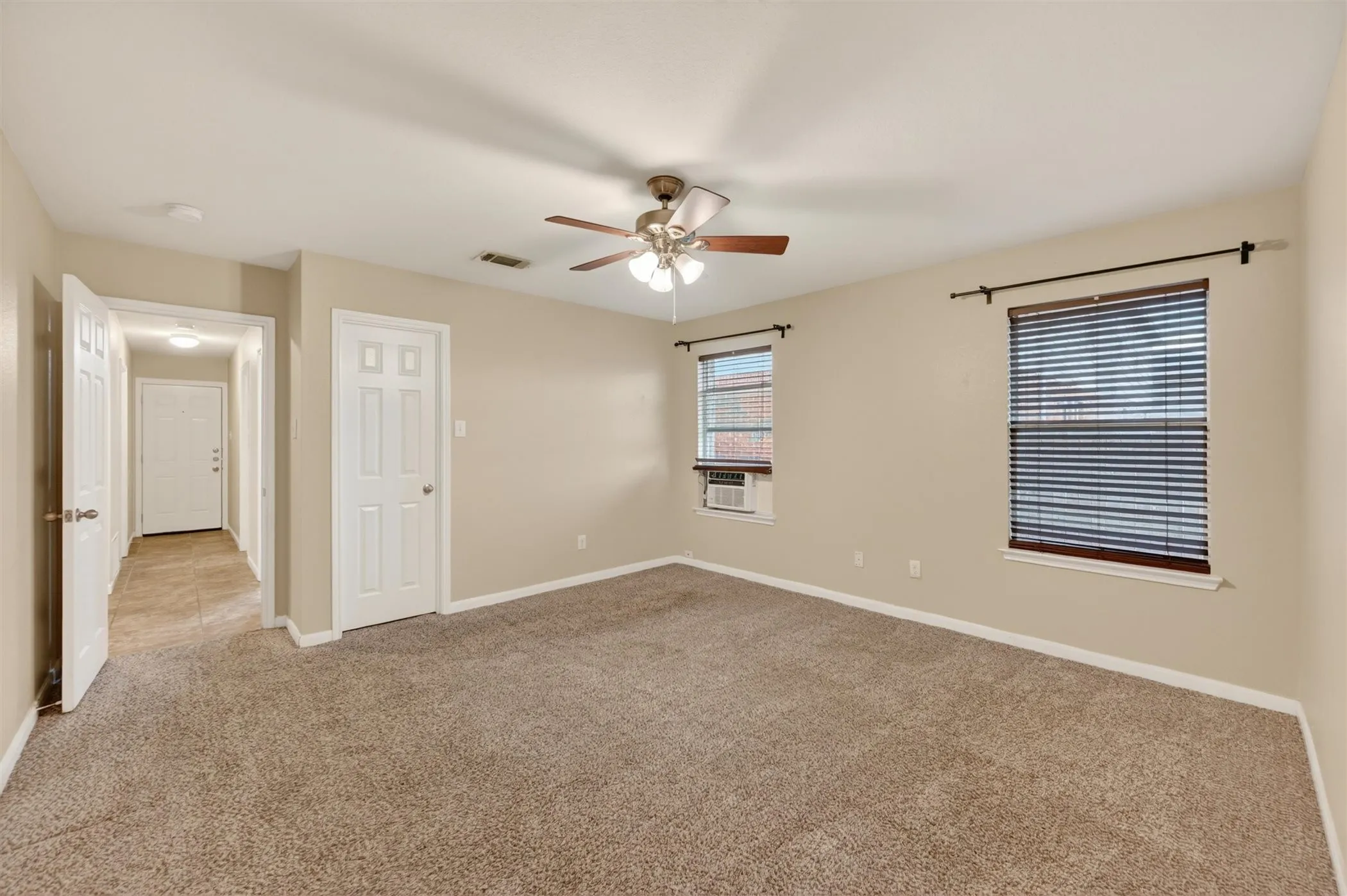 Single Family Residence For Rent in Tarrant County , 9133 Sun Haven Way, Fort Worth, Texas 76244, 3 Bedroom, 2 Bathroom, 2 Garage spaces, 1,610 Sqft, built in 2010, mls#21378282, Real Estate Agent in Fort Worth, Homes For Rent in Tarrant county, Homes For Rent in Fort Worth, Realtor in Fort Worth Texas, Real Estate Brokerage Independent Realty Texas, Luminita Cordes Realtor