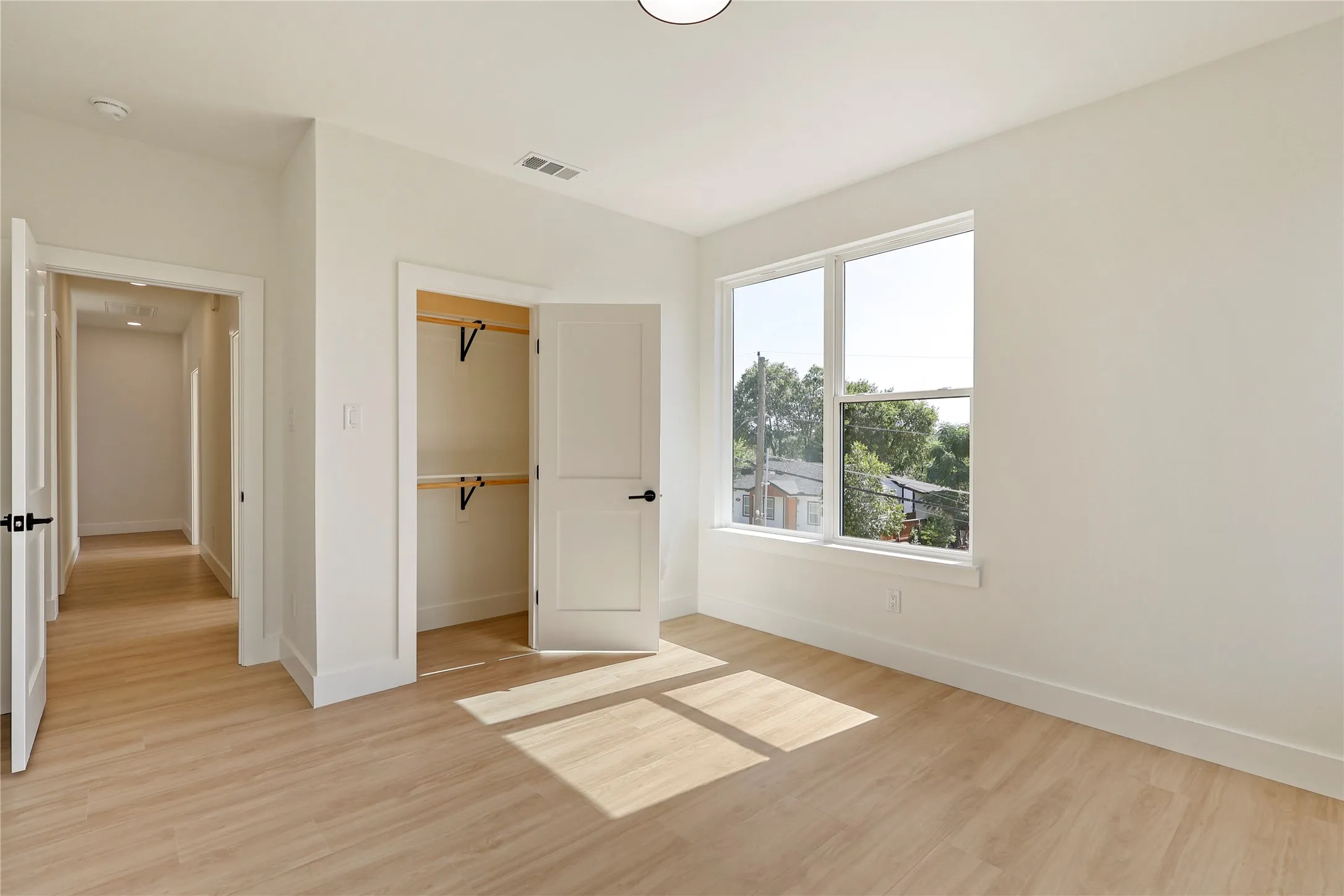Single Family Residence For Sale in Dallas County , 326 Avenue F, Dallas, Texas 75203, 4 Bedroom, 3 Bathroom, 2 Garage spaces, 2,313 Sqft, built in 2026, mls#21378283, Real Estate Agent in Dallas, Homes For Sale in Dallas county, Homes For Sale in Dallas, Realtor in Dallas Texas, Real Estate Brokerage Independent Realty Texas, Luminita Cordes Realtor