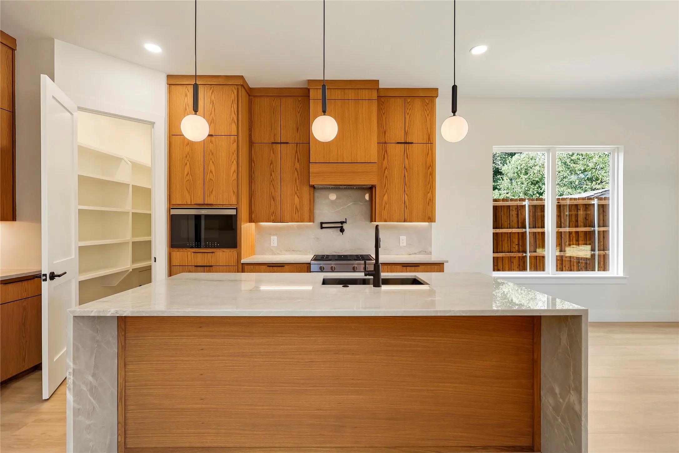 Single Family Residence For Sale in Dallas County , 326 Avenue F, Dallas, Texas 75203, 4 Bedroom, 3 Bathroom, 2 Garage spaces, 2,313 Sqft, built in 2026, mls#21378283, Real Estate Agent in Dallas, Homes For Sale in Dallas county, Homes For Sale in Dallas, Realtor in Dallas Texas, Real Estate Brokerage Independent Realty Texas, Luminita Cordes Realtor