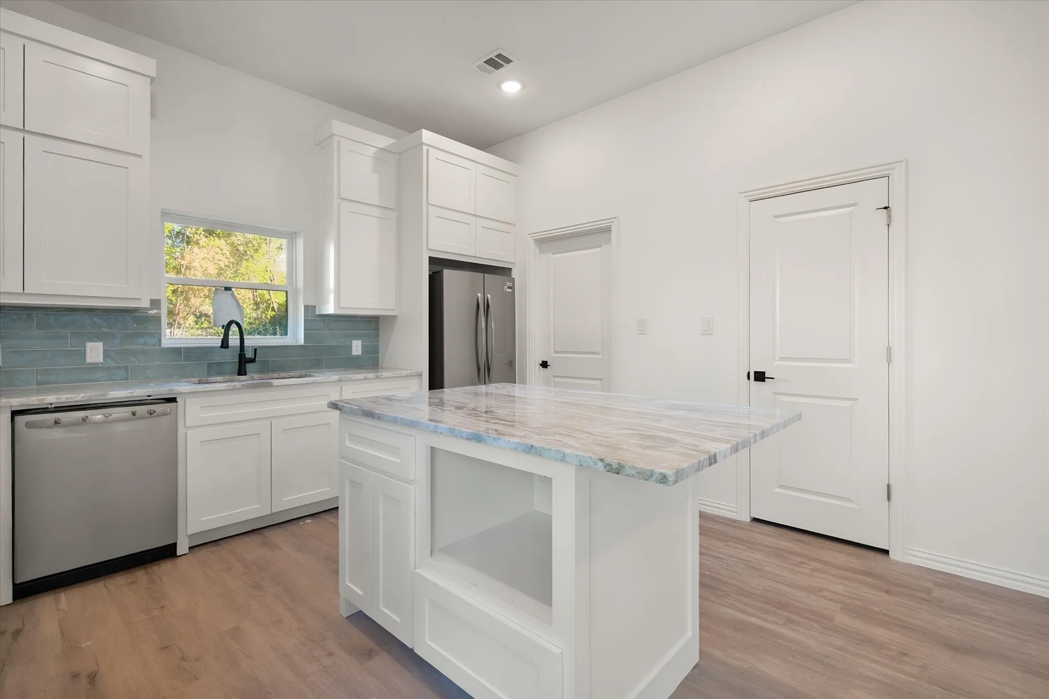 Single Family Residence For Sale in Navarro County , 1100 E Collin Street, Corsicana, Texas 75110, 3 Bedroom, 2 Bathroom, Garage spaces, 1,511 Sqft, built in 2026, mls#21377599, Real Estate Agent in Corsicana, Homes For Sale in Navarro county, Homes For Sale in Corsicana, Realtor in Corsicana Texas, Real Estate Brokerage Independent Realty Texas, Luminita Cordes Realtor