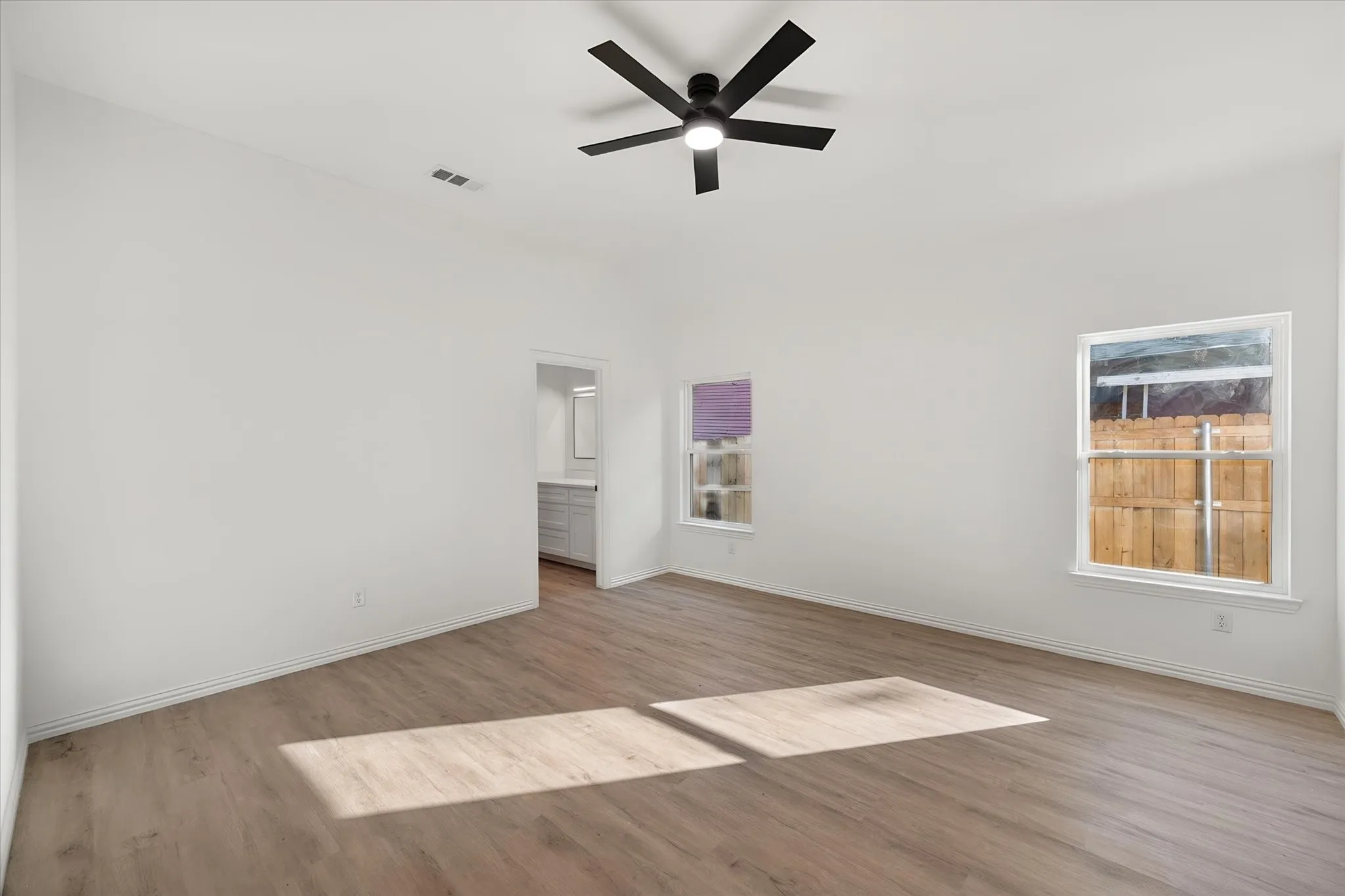 Single Family Residence For Sale in Navarro County , 1100 E Collin Street, Corsicana, Texas 75110, 3 Bedroom, 2 Bathroom, Garage spaces, 1,511 Sqft, built in 2026, mls#21377599, Real Estate Agent in Corsicana, Homes For Sale in Navarro county, Homes For Sale in Corsicana, Realtor in Corsicana Texas, Real Estate Brokerage Independent Realty Texas, Luminita Cordes Realtor