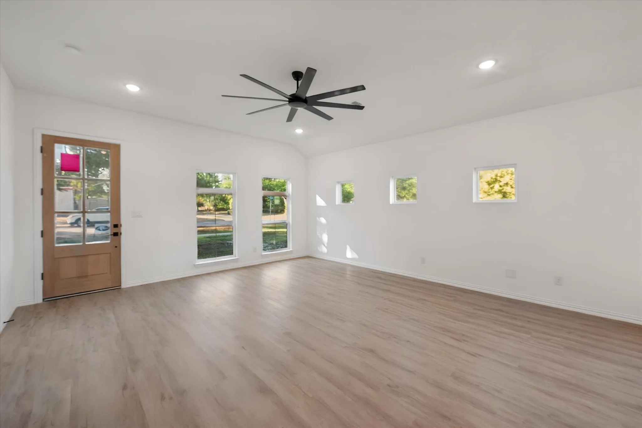 Single Family Residence For Sale in Navarro County , 1100 E Collin Street, Corsicana, Texas 75110, 3 Bedroom, 2 Bathroom, Garage spaces, 1,511 Sqft, built in 2026, mls#21377599, Real Estate Agent in Corsicana, Homes For Sale in Navarro county, Homes For Sale in Corsicana, Realtor in Corsicana Texas, Real Estate Brokerage Independent Realty Texas, Luminita Cordes Realtor