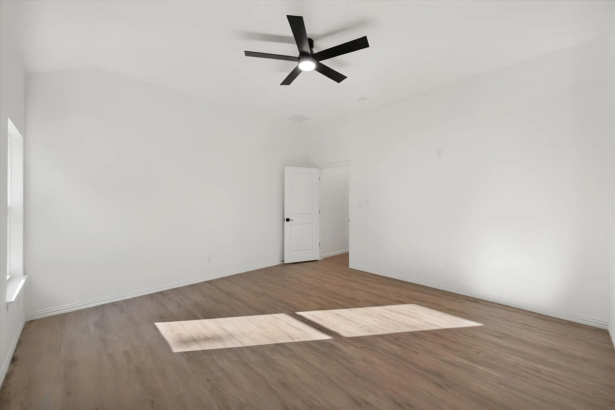 Single Family Residence For Sale in Navarro County , 1100 E Collin Street, Corsicana, Texas 75110, 3 Bedroom, 2 Bathroom, Garage spaces, 1,511 Sqft, built in 2026, mls#21377599, Real Estate Agent in Corsicana, Homes For Sale in Navarro county, Homes For Sale in Corsicana, Realtor in Corsicana Texas, Real Estate Brokerage Independent Realty Texas, Luminita Cordes Realtor
