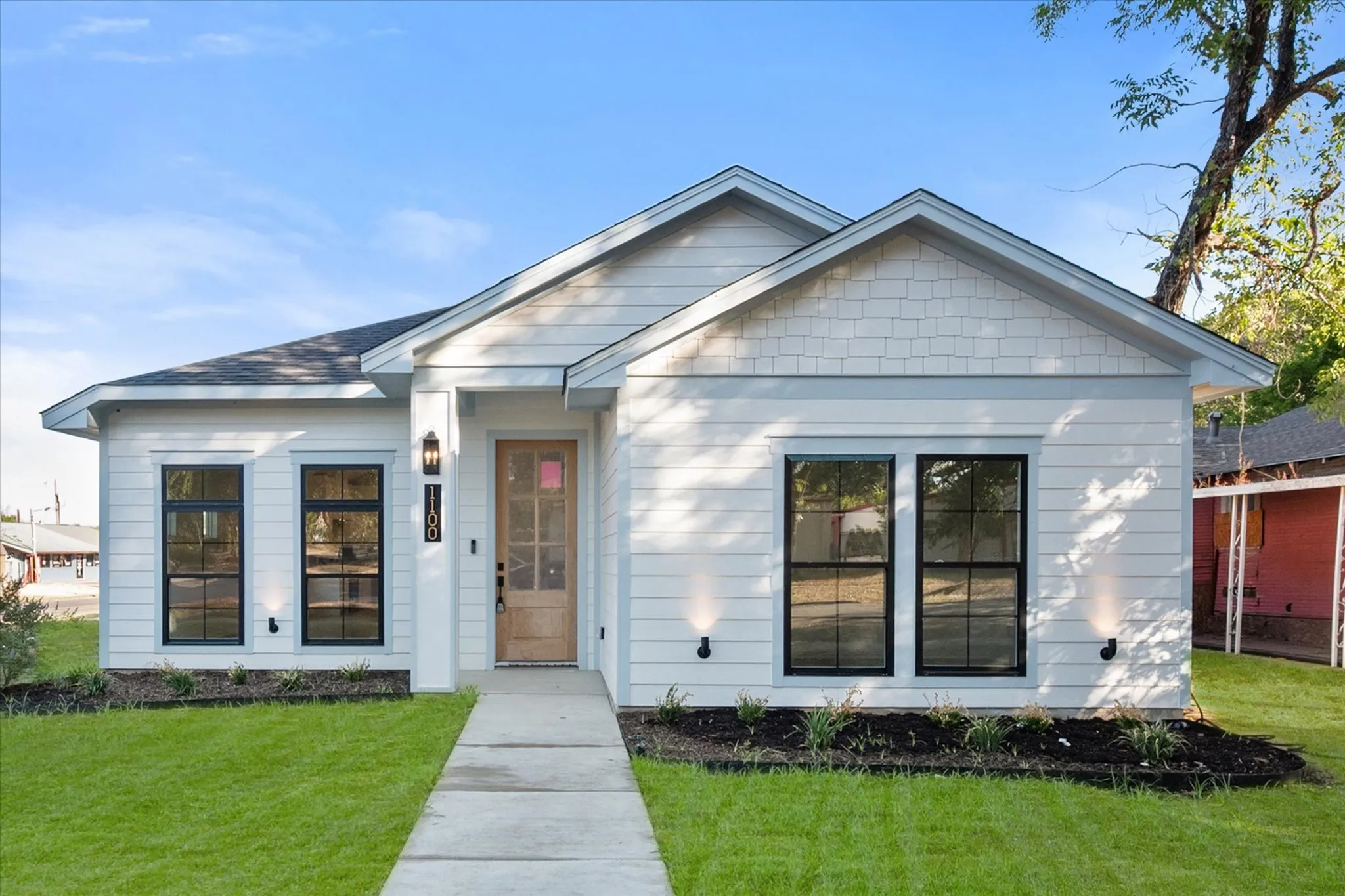 Single Family Residence For Sale in Navarro County , 1100 E Collin Street, Corsicana, Texas 75110, 3 Bedroom, 2 Bathroom, Garage spaces, 1,511 Sqft, built in 2026, mls#21377599, Real Estate Agent in Corsicana, Homes For Sale in Navarro county, Homes For Sale in Corsicana, Realtor in Corsicana Texas, Real Estate Brokerage Independent Realty Texas, Luminita Cordes Realtor
