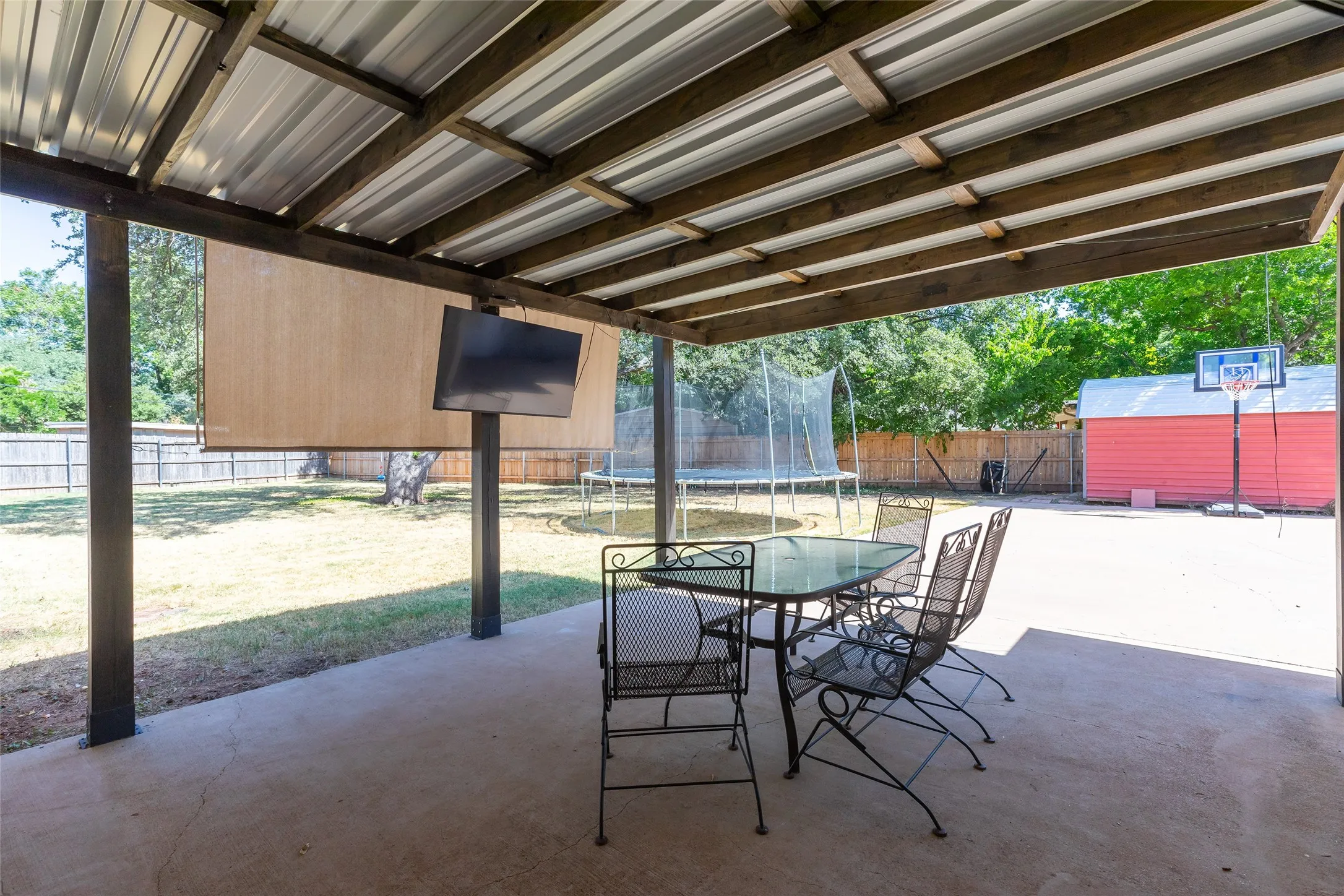 Single Family Residence For Sale in Taylor County , 1842 Elmwood Drive, Abilene, Texas 79605, 4 Bedroom, 3 Bathroom, 2 Garage spaces, 2,938 Sqft, built in 1959, mls#21375633, Real Estate Agent in Abilene, Homes For Sale in Taylor county, Homes For Sale in Abilene, Realtor in Abilene Texas, Real Estate Brokerage Independent Realty Texas, Luminita Cordes Realtor