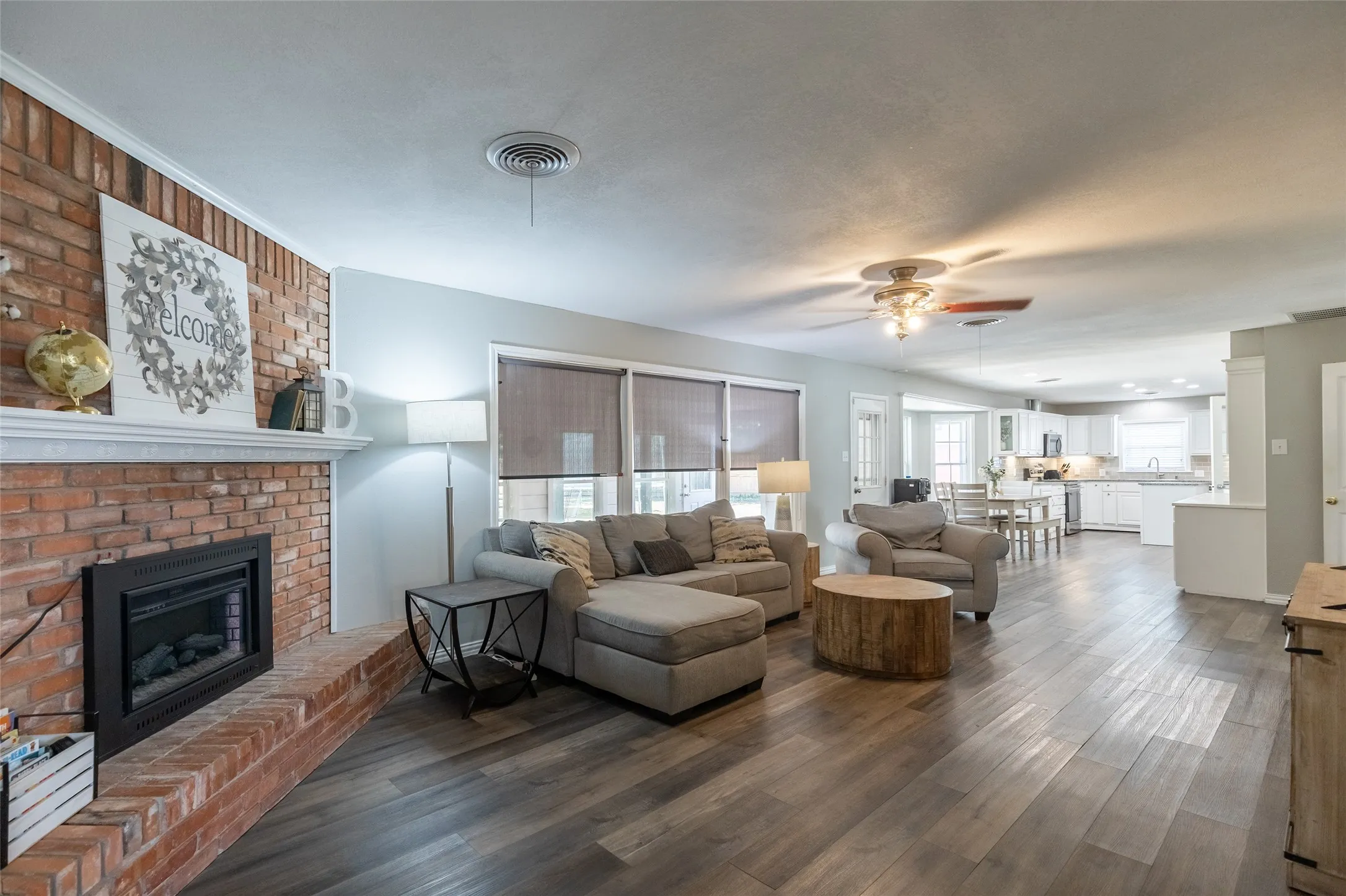 Single Family Residence For Sale in Taylor County , 1842 Elmwood Drive, Abilene, Texas 79605, 4 Bedroom, 3 Bathroom, 2 Garage spaces, 2,938 Sqft, built in 1959, mls#21375633, Real Estate Agent in Abilene, Homes For Sale in Taylor county, Homes For Sale in Abilene, Realtor in Abilene Texas, Real Estate Brokerage Independent Realty Texas, Luminita Cordes Realtor