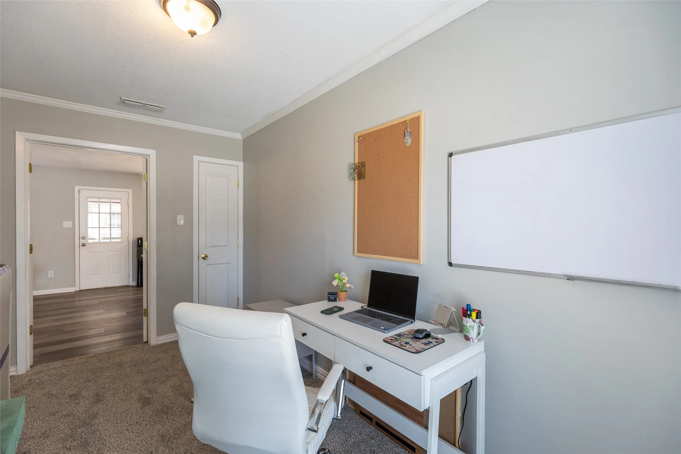 Single Family Residence For Sale in Taylor County , 1842 Elmwood Drive, Abilene, Texas 79605, 4 Bedroom, 3 Bathroom, 2 Garage spaces, 2,938 Sqft, built in 1959, mls#21375633, Real Estate Agent in Abilene, Homes For Sale in Taylor county, Homes For Sale in Abilene, Realtor in Abilene Texas, Real Estate Brokerage Independent Realty Texas, Luminita Cordes Realtor