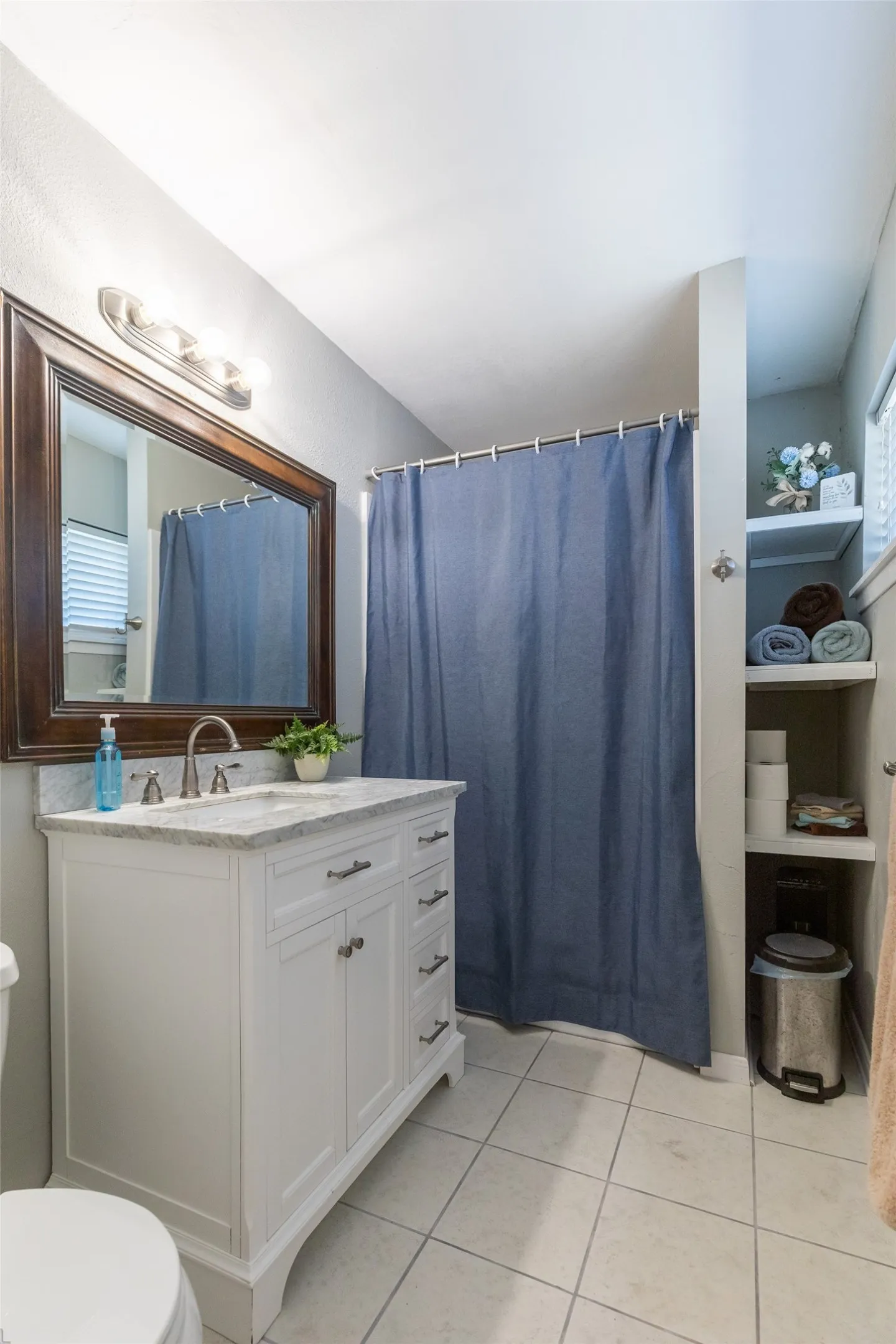 Single Family Residence For Sale in Taylor County , 1842 Elmwood Drive, Abilene, Texas 79605, 4 Bedroom, 3 Bathroom, 2 Garage spaces, 2,938 Sqft, built in 1959, mls#21375633, Real Estate Agent in Abilene, Homes For Sale in Taylor county, Homes For Sale in Abilene, Realtor in Abilene Texas, Real Estate Brokerage Independent Realty Texas, Luminita Cordes Realtor
