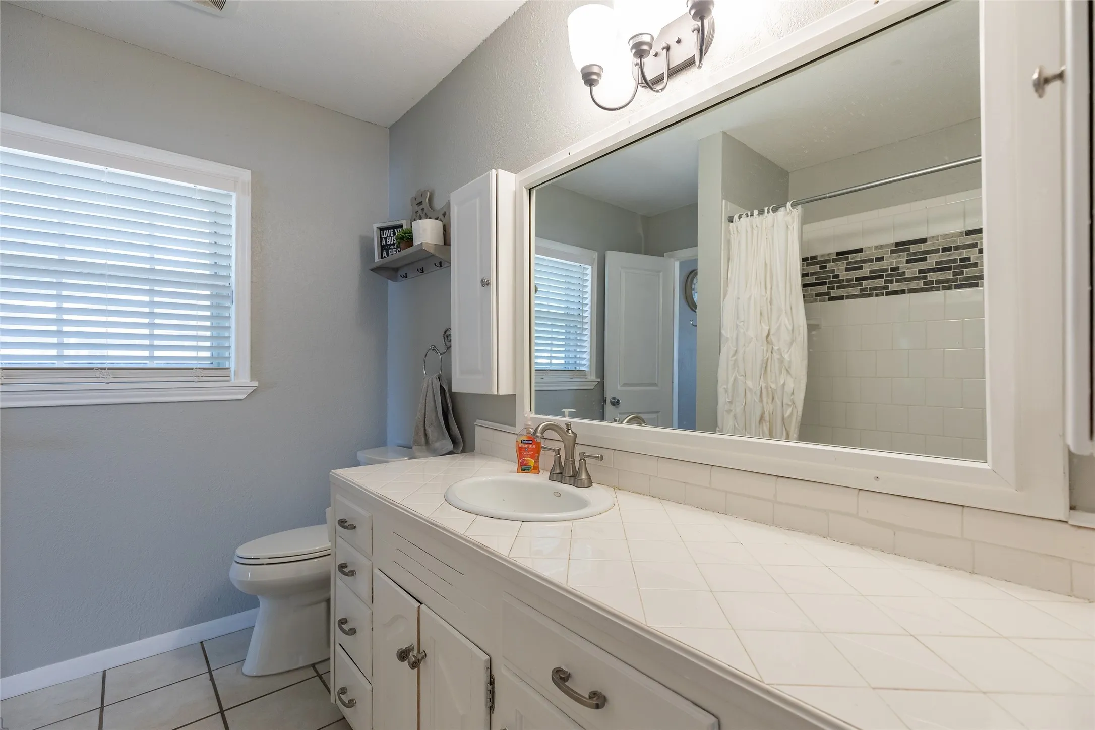 Single Family Residence For Sale in Taylor County , 1842 Elmwood Drive, Abilene, Texas 79605, 4 Bedroom, 3 Bathroom, 2 Garage spaces, 2,938 Sqft, built in 1959, mls#21375633, Real Estate Agent in Abilene, Homes For Sale in Taylor county, Homes For Sale in Abilene, Realtor in Abilene Texas, Real Estate Brokerage Independent Realty Texas, Luminita Cordes Realtor