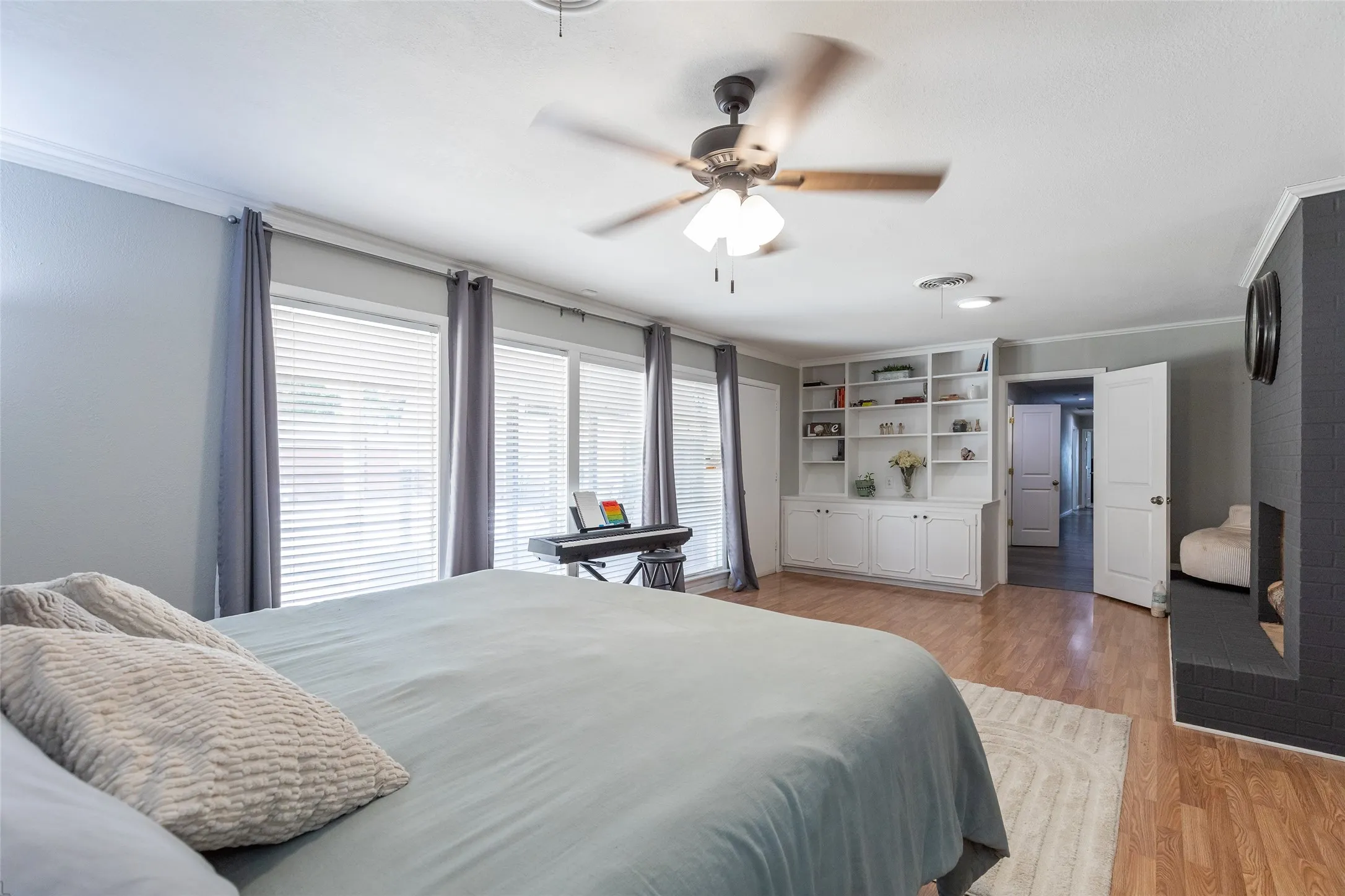 Single Family Residence For Sale in Taylor County , 1842 Elmwood Drive, Abilene, Texas 79605, 4 Bedroom, 3 Bathroom, 2 Garage spaces, 2,938 Sqft, built in 1959, mls#21375633, Real Estate Agent in Abilene, Homes For Sale in Taylor county, Homes For Sale in Abilene, Realtor in Abilene Texas, Real Estate Brokerage Independent Realty Texas, Luminita Cordes Realtor