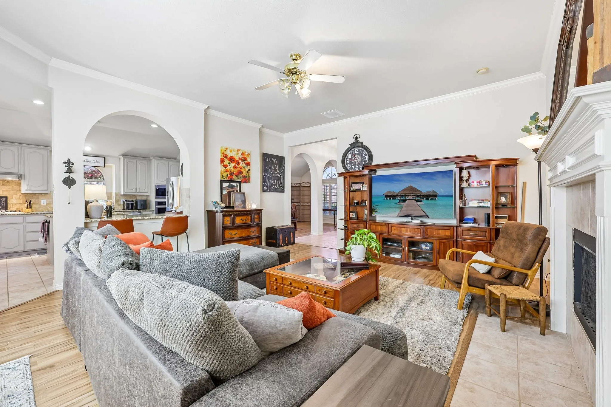 Single Family Residence For Sale in Collin County , 204 Sherwood Drive, Murphy, Texas 75094, 3 Bedroom, 2 Bathroom, 2 Garage spaces, 2,244 Sqft, built in 2001, mls#21374078, Real Estate Agent in Murphy, Homes For Sale in Collin county, Homes For Sale in Murphy, Realtor in Murphy Texas, Real Estate Brokerage Independent Realty Texas, Luminita Cordes Realtor