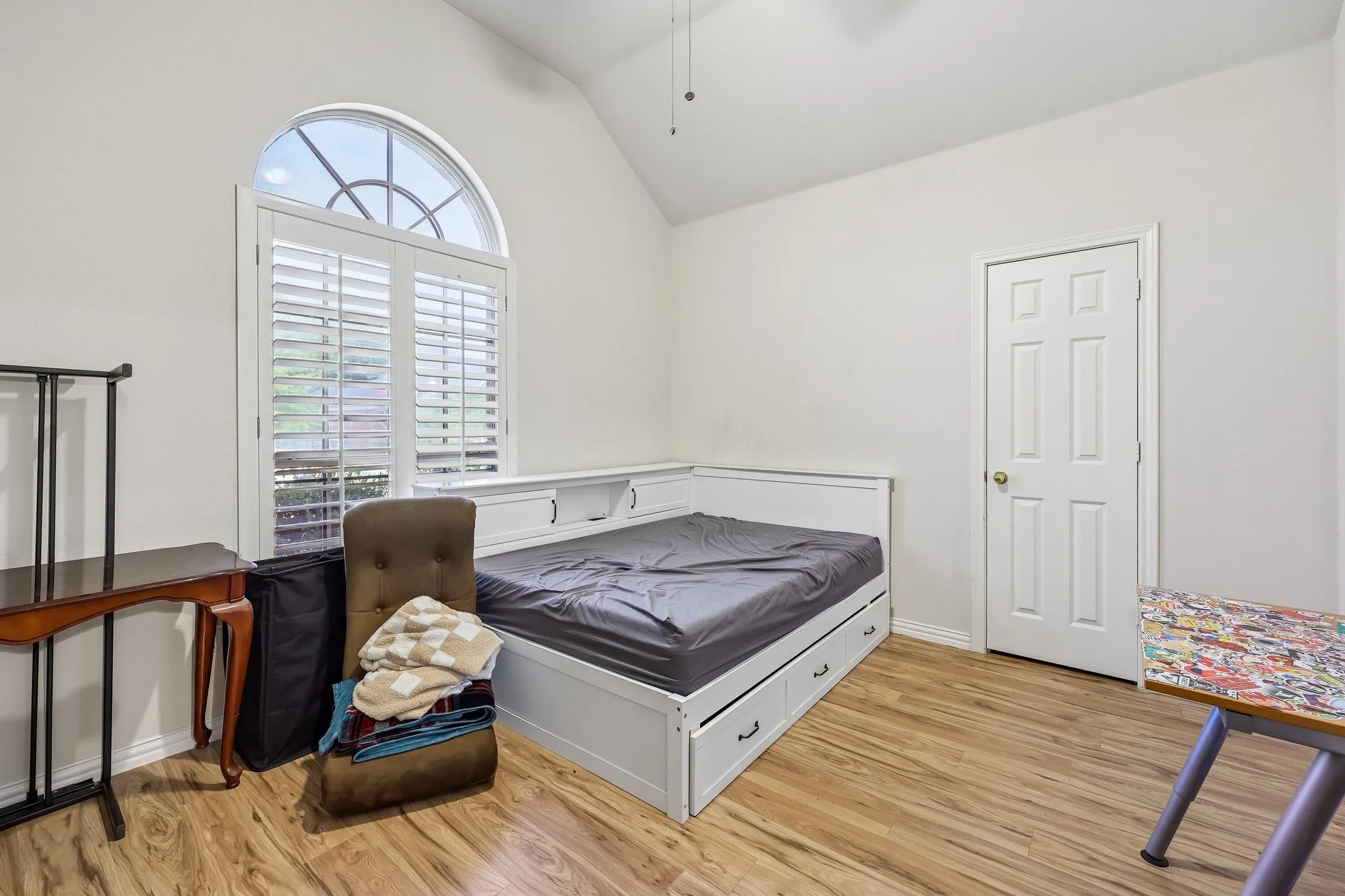 Single Family Residence For Sale in Collin County , 204 Sherwood Drive, Murphy, Texas 75094, 3 Bedroom, 2 Bathroom, 2 Garage spaces, 2,244 Sqft, built in 2001, mls#21374078, Real Estate Agent in Murphy, Homes For Sale in Collin county, Homes For Sale in Murphy, Realtor in Murphy Texas, Real Estate Brokerage Independent Realty Texas, Luminita Cordes Realtor