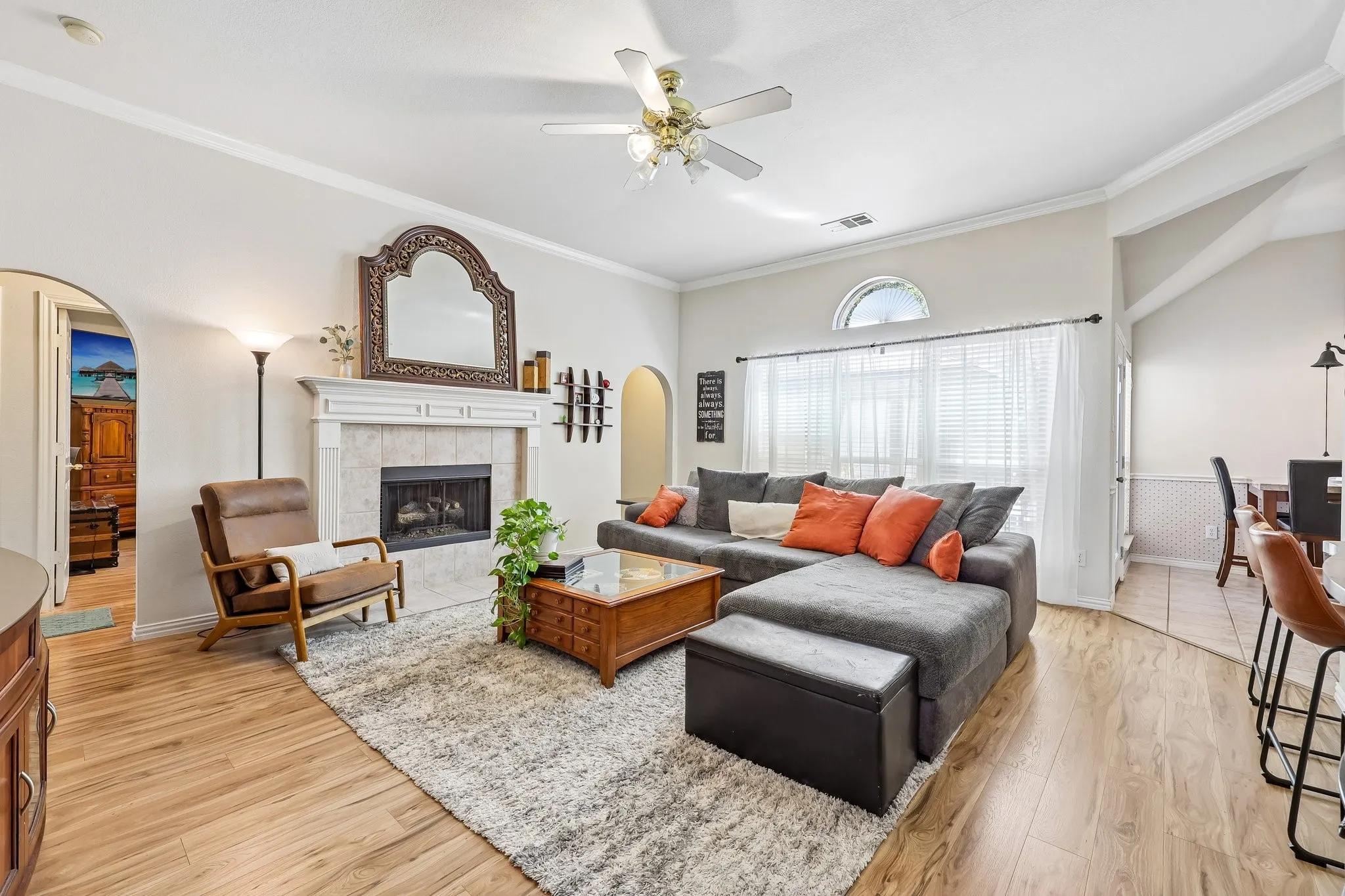 Single Family Residence For Sale in Collin County , 204 Sherwood Drive, Murphy, Texas 75094, 3 Bedroom, 2 Bathroom, 2 Garage spaces, 2,244 Sqft, built in 2001, mls#21374078, Real Estate Agent in Murphy, Homes For Sale in Collin county, Homes For Sale in Murphy, Realtor in Murphy Texas, Real Estate Brokerage Independent Realty Texas, Luminita Cordes Realtor