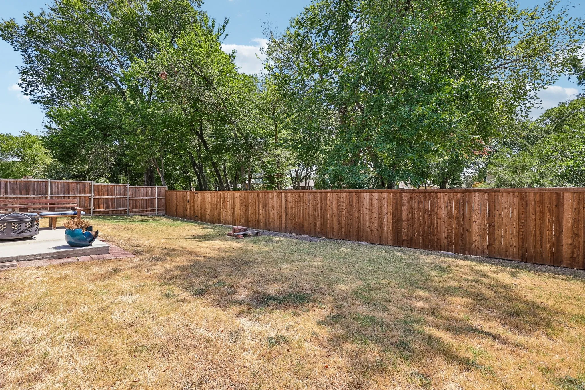 Single Family Residence For Sale in Collin County , 204 Sherwood Drive, Murphy, Texas 75094, 3 Bedroom, 2 Bathroom, 2 Garage spaces, 2,244 Sqft, built in 2001, mls#21374078, Real Estate Agent in Murphy, Homes For Sale in Collin county, Homes For Sale in Murphy, Realtor in Murphy Texas, Real Estate Brokerage Independent Realty Texas, Luminita Cordes Realtor