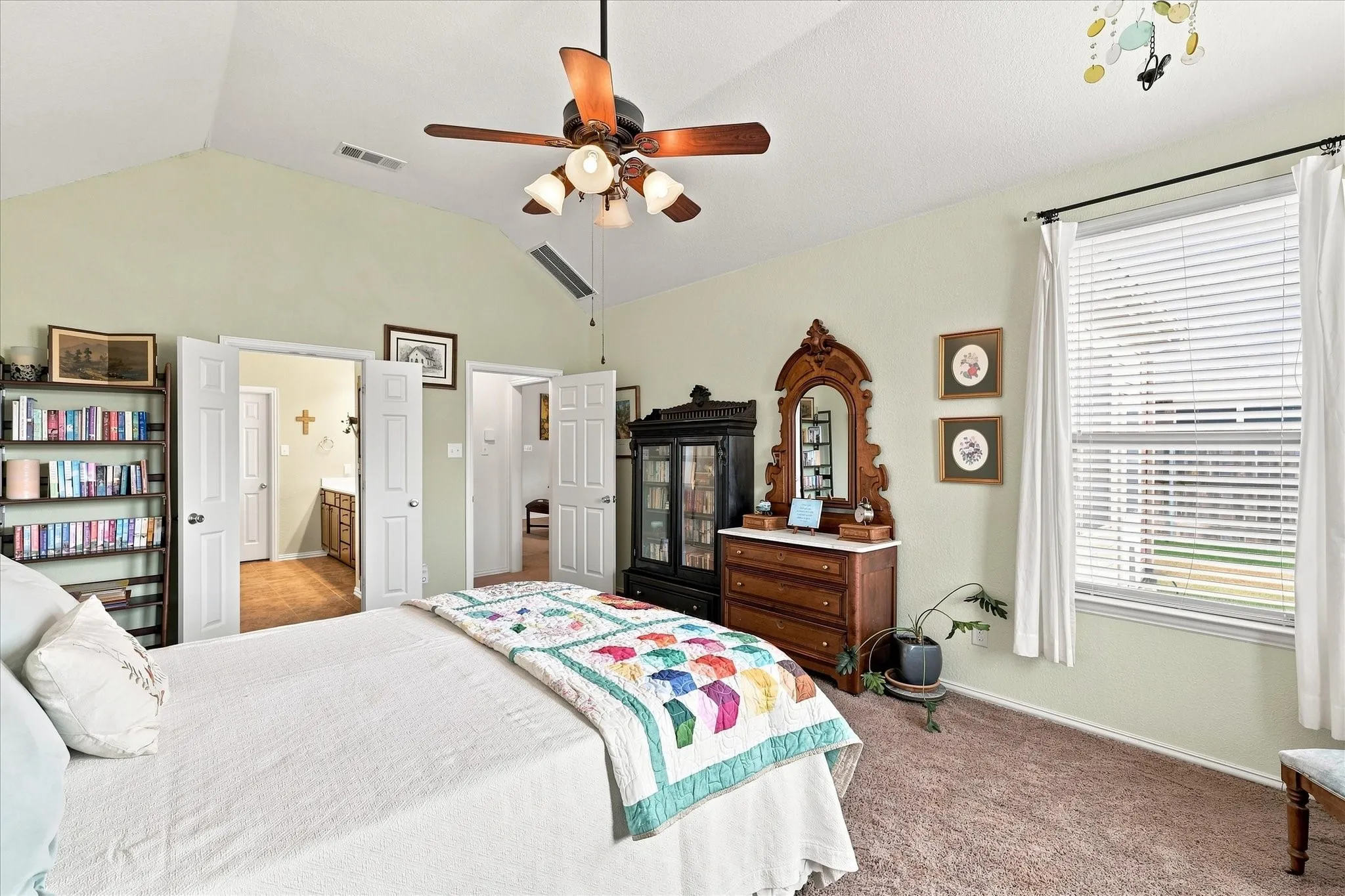 Single Family Residence For Sale in Tarrant County , 9200 Comanche Ridge Drive, Fort Worth, Texas 76131, 3 Bedroom, 2 Bathroom, 2 Garage spaces, 1,631 Sqft, built in 2011, mls#21373160, Real Estate Agent in Fort Worth, Homes For Sale in Tarrant county, Homes For Sale in Fort Worth, Realtor in Fort Worth Texas, Real Estate Brokerage Independent Realty Texas, Luminita Cordes Realtor