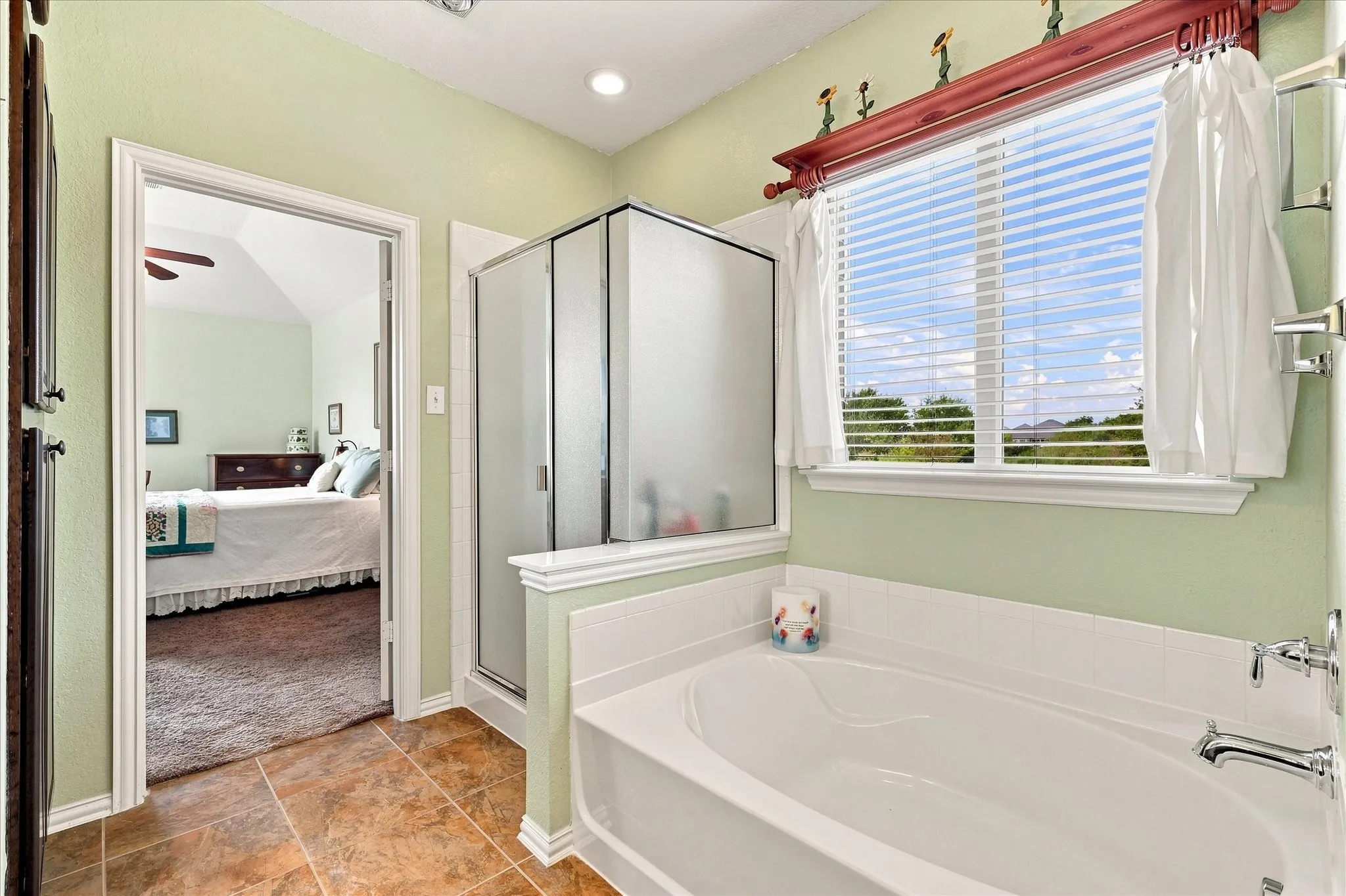 Single Family Residence For Sale in Tarrant County , 9200 Comanche Ridge Drive, Fort Worth, Texas 76131, 3 Bedroom, 2 Bathroom, 2 Garage spaces, 1,631 Sqft, built in 2011, mls#21373160, Real Estate Agent in Fort Worth, Homes For Sale in Tarrant county, Homes For Sale in Fort Worth, Realtor in Fort Worth Texas, Real Estate Brokerage Independent Realty Texas, Luminita Cordes Realtor
