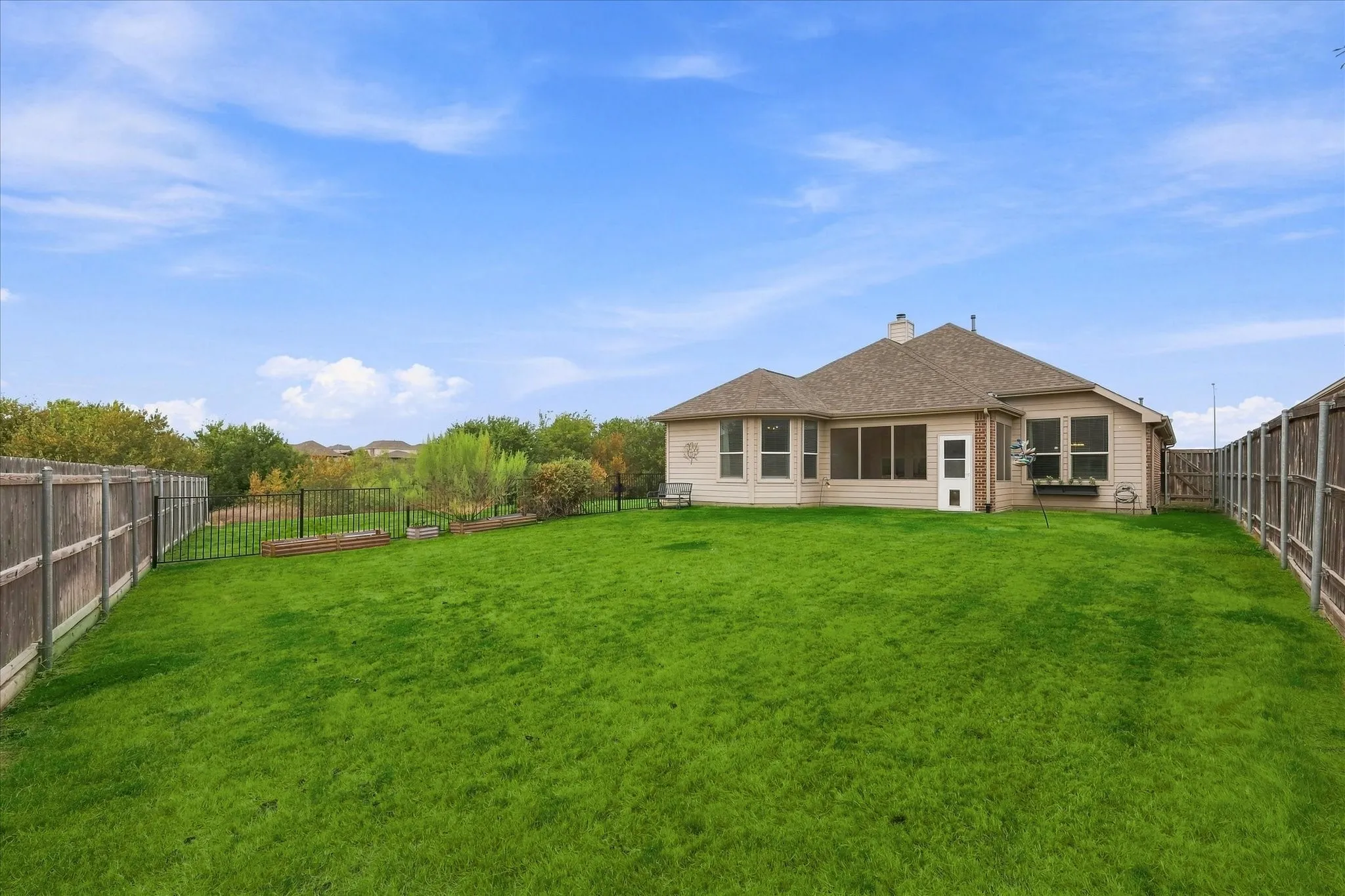 Single Family Residence For Sale in Tarrant County , 9200 Comanche Ridge Drive, Fort Worth, Texas 76131, 3 Bedroom, 2 Bathroom, 2 Garage spaces, 1,631 Sqft, built in 2011, mls#21373160, Real Estate Agent in Fort Worth, Homes For Sale in Tarrant county, Homes For Sale in Fort Worth, Realtor in Fort Worth Texas, Real Estate Brokerage Independent Realty Texas, Luminita Cordes Realtor
