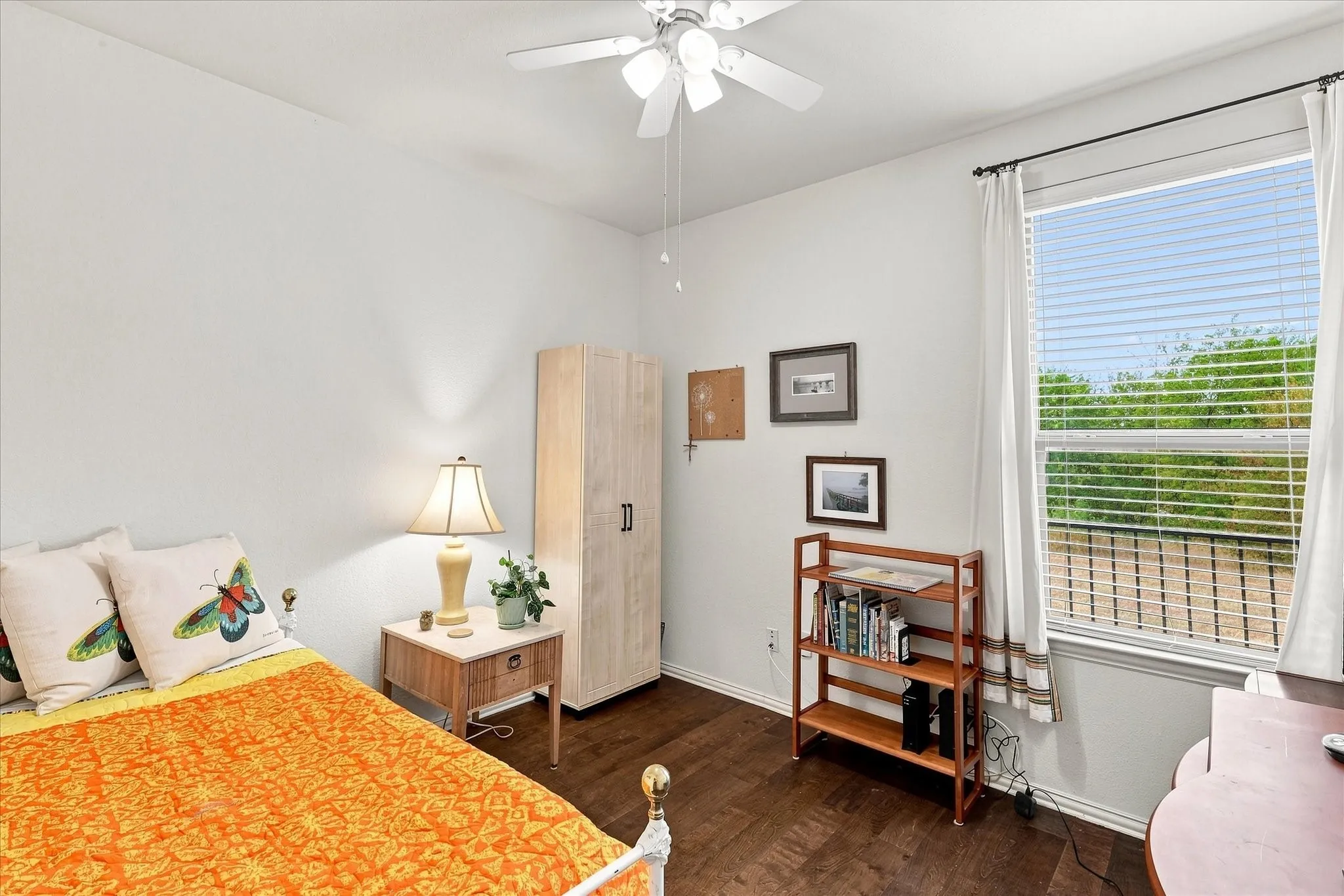Single Family Residence For Sale in Tarrant County , 9200 Comanche Ridge Drive, Fort Worth, Texas 76131, 3 Bedroom, 2 Bathroom, 2 Garage spaces, 1,631 Sqft, built in 2011, mls#21373160, Real Estate Agent in Fort Worth, Homes For Sale in Tarrant county, Homes For Sale in Fort Worth, Realtor in Fort Worth Texas, Real Estate Brokerage Independent Realty Texas, Luminita Cordes Realtor