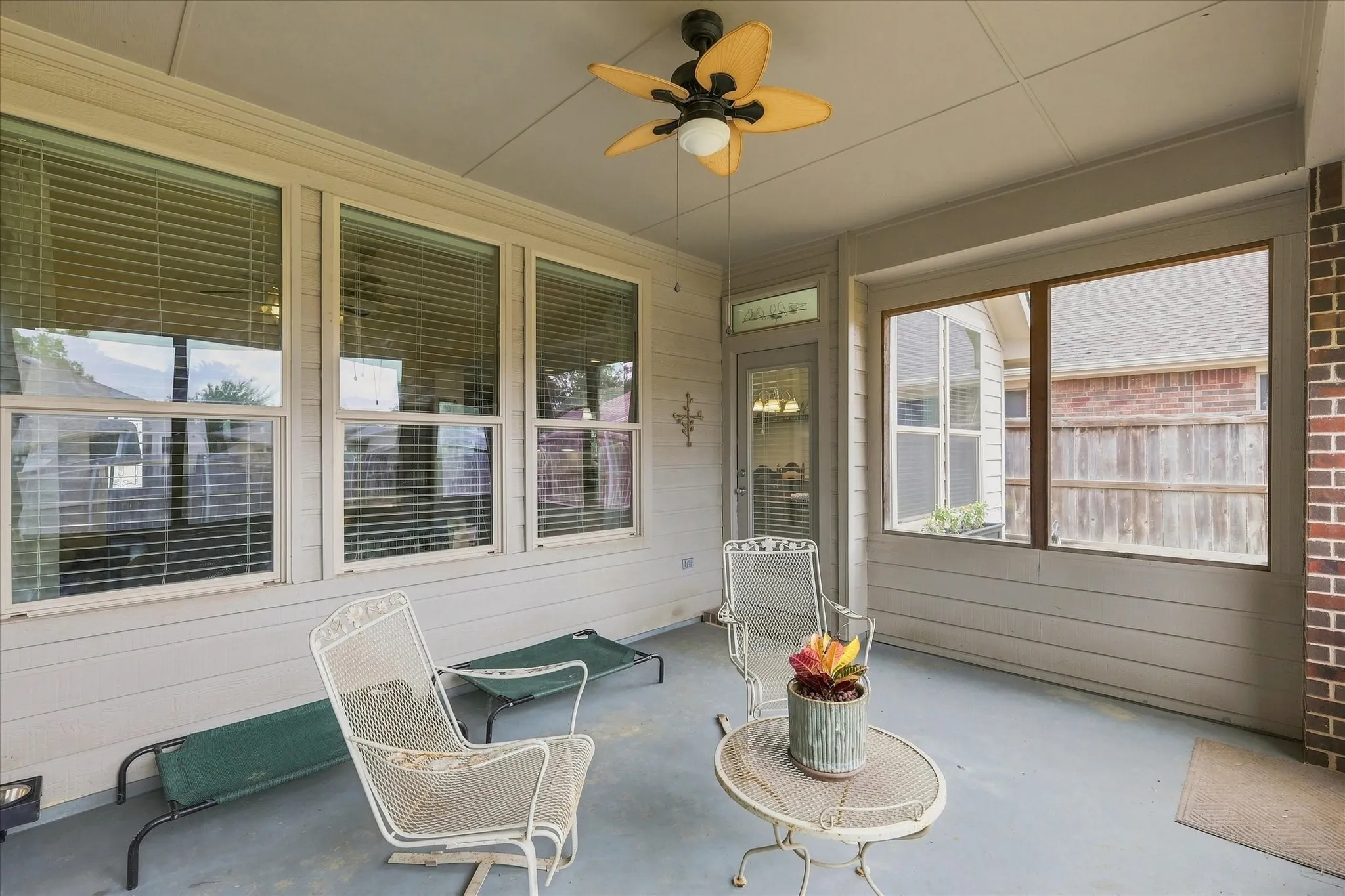 Single Family Residence For Sale in Tarrant County , 9200 Comanche Ridge Drive, Fort Worth, Texas 76131, 3 Bedroom, 2 Bathroom, 2 Garage spaces, 1,631 Sqft, built in 2011, mls#21373160, Real Estate Agent in Fort Worth, Homes For Sale in Tarrant county, Homes For Sale in Fort Worth, Realtor in Fort Worth Texas, Real Estate Brokerage Independent Realty Texas, Luminita Cordes Realtor