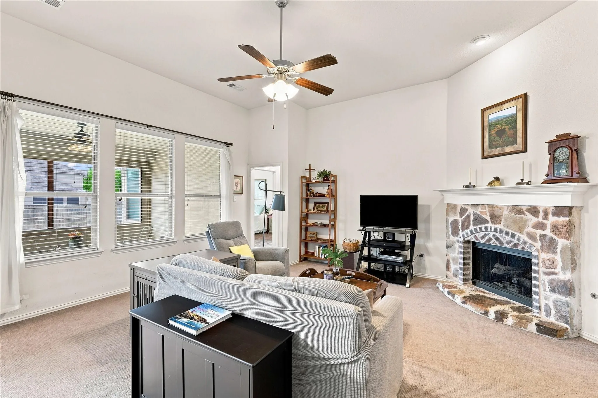 Single Family Residence For Sale in Tarrant County , 9200 Comanche Ridge Drive, Fort Worth, Texas 76131, 3 Bedroom, 2 Bathroom, 2 Garage spaces, 1,631 Sqft, built in 2011, mls#21373160, Real Estate Agent in Fort Worth, Homes For Sale in Tarrant county, Homes For Sale in Fort Worth, Realtor in Fort Worth Texas, Real Estate Brokerage Independent Realty Texas, Luminita Cordes Realtor