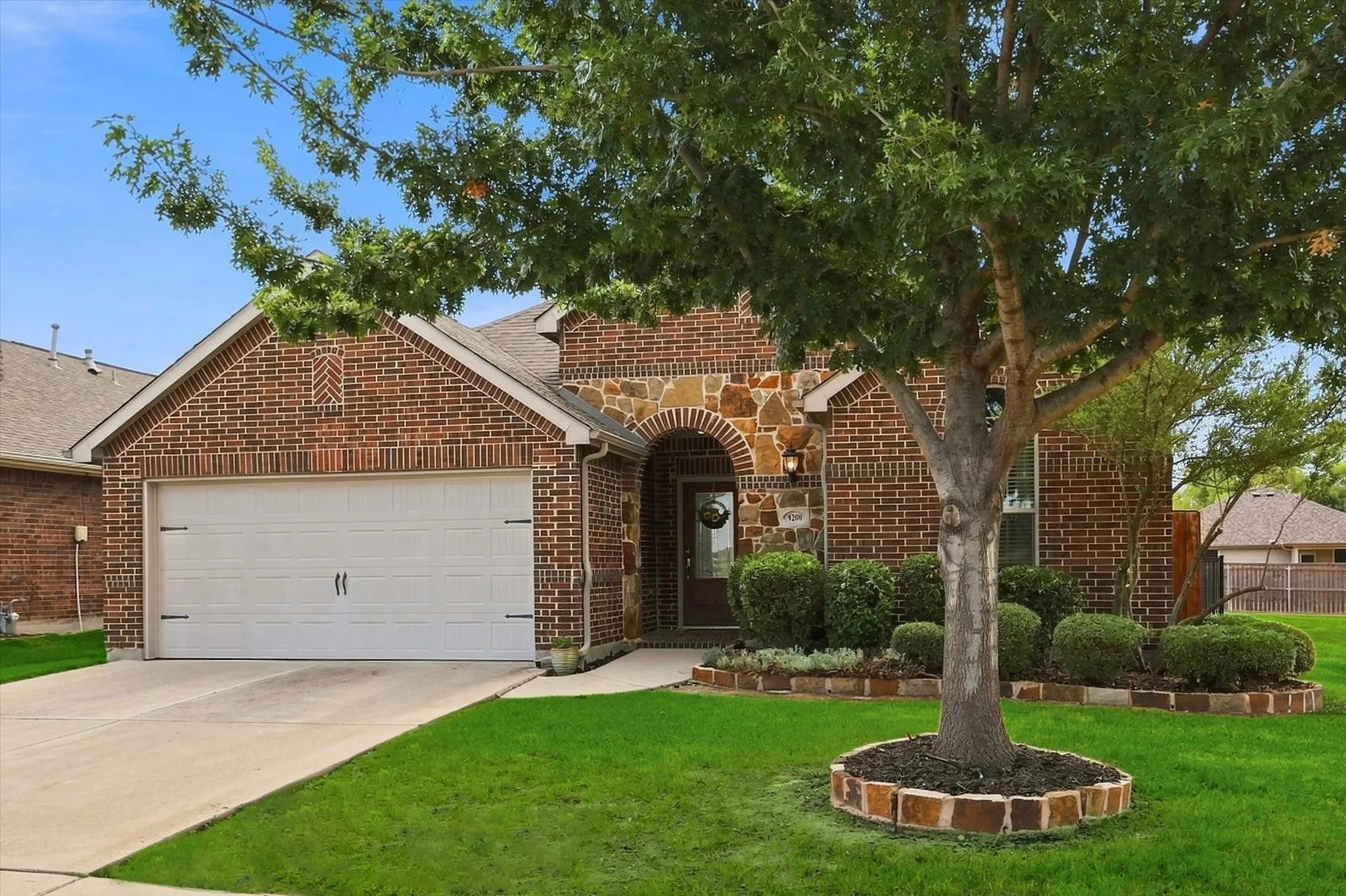 Single Family Residence For Sale in Tarrant County , 9200 Comanche Ridge Drive, Fort Worth, Texas 76131, 3 Bedroom, 2 Bathroom, 2 Garage spaces, 1,631 Sqft, built in 2011, mls#21373160, Real Estate Agent in Fort Worth, Homes For Sale in Tarrant county, Homes For Sale in Fort Worth, Realtor in Fort Worth Texas, Real Estate Brokerage Independent Realty Texas, Luminita Cordes Realtor