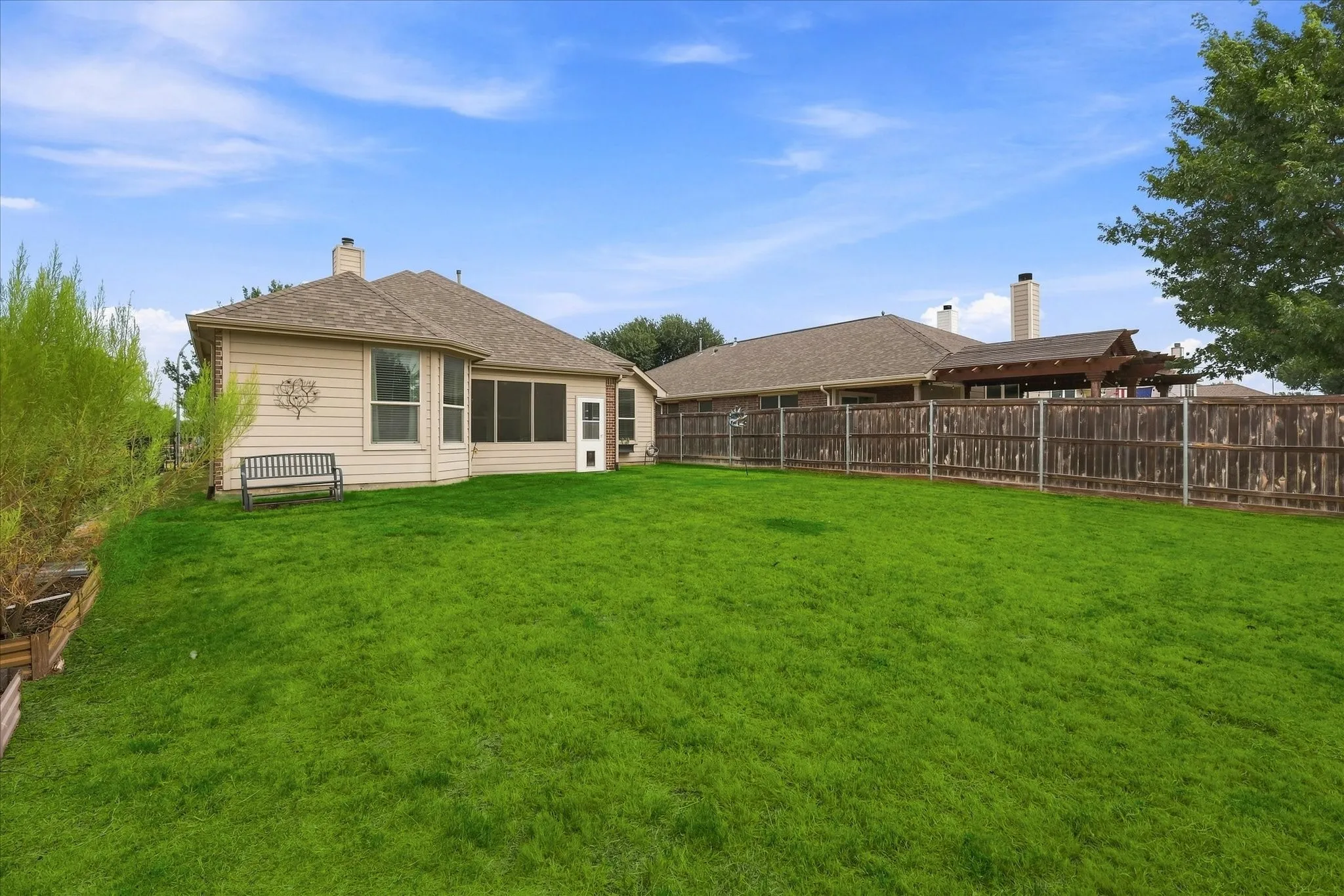 Single Family Residence For Sale in Tarrant County , 9200 Comanche Ridge Drive, Fort Worth, Texas 76131, 3 Bedroom, 2 Bathroom, 2 Garage spaces, 1,631 Sqft, built in 2011, mls#21373160, Real Estate Agent in Fort Worth, Homes For Sale in Tarrant county, Homes For Sale in Fort Worth, Realtor in Fort Worth Texas, Real Estate Brokerage Independent Realty Texas, Luminita Cordes Realtor