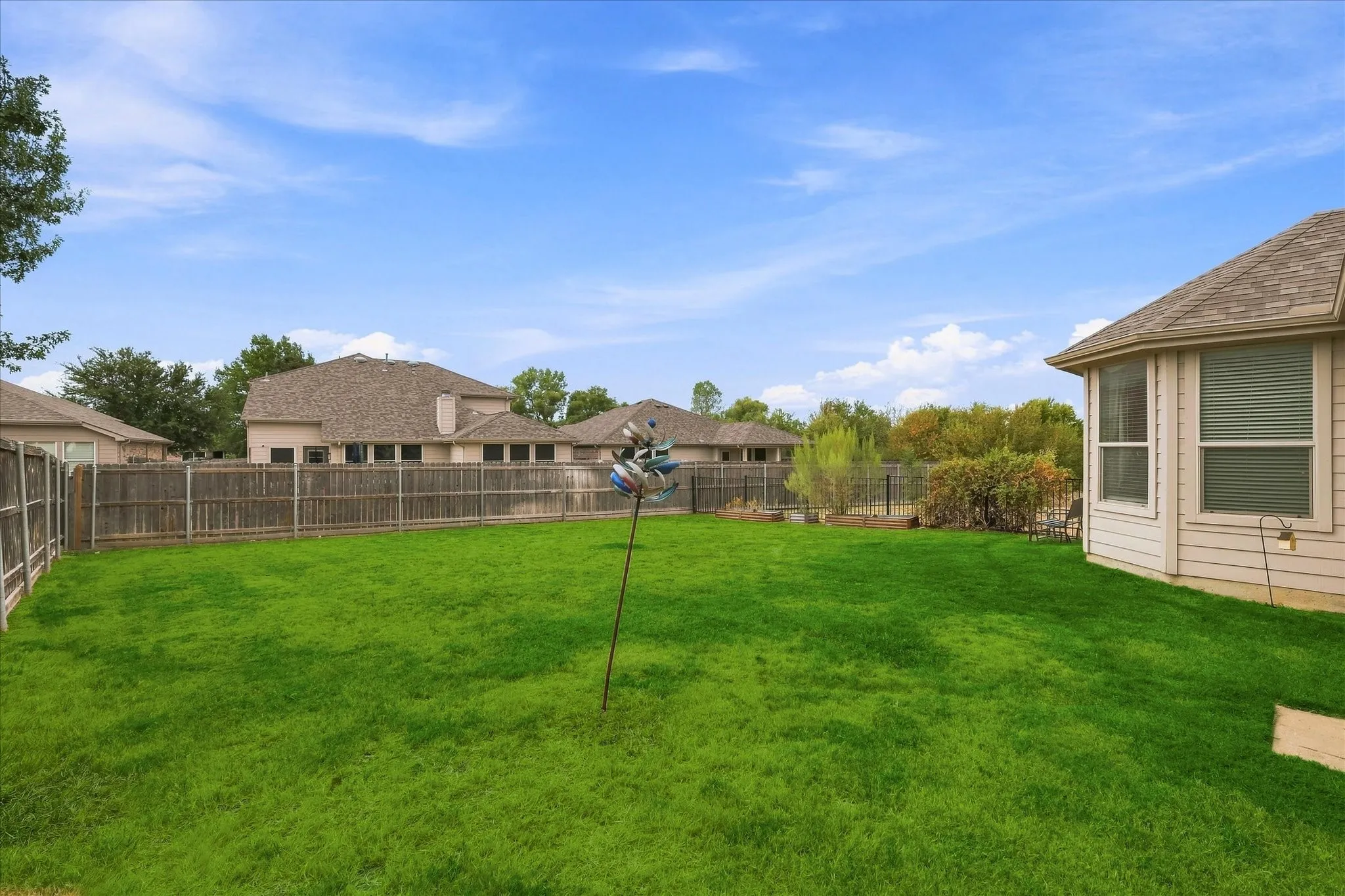Single Family Residence For Sale in Tarrant County , 9200 Comanche Ridge Drive, Fort Worth, Texas 76131, 3 Bedroom, 2 Bathroom, 2 Garage spaces, 1,631 Sqft, built in 2011, mls#21373160, Real Estate Agent in Fort Worth, Homes For Sale in Tarrant county, Homes For Sale in Fort Worth, Realtor in Fort Worth Texas, Real Estate Brokerage Independent Realty Texas, Luminita Cordes Realtor