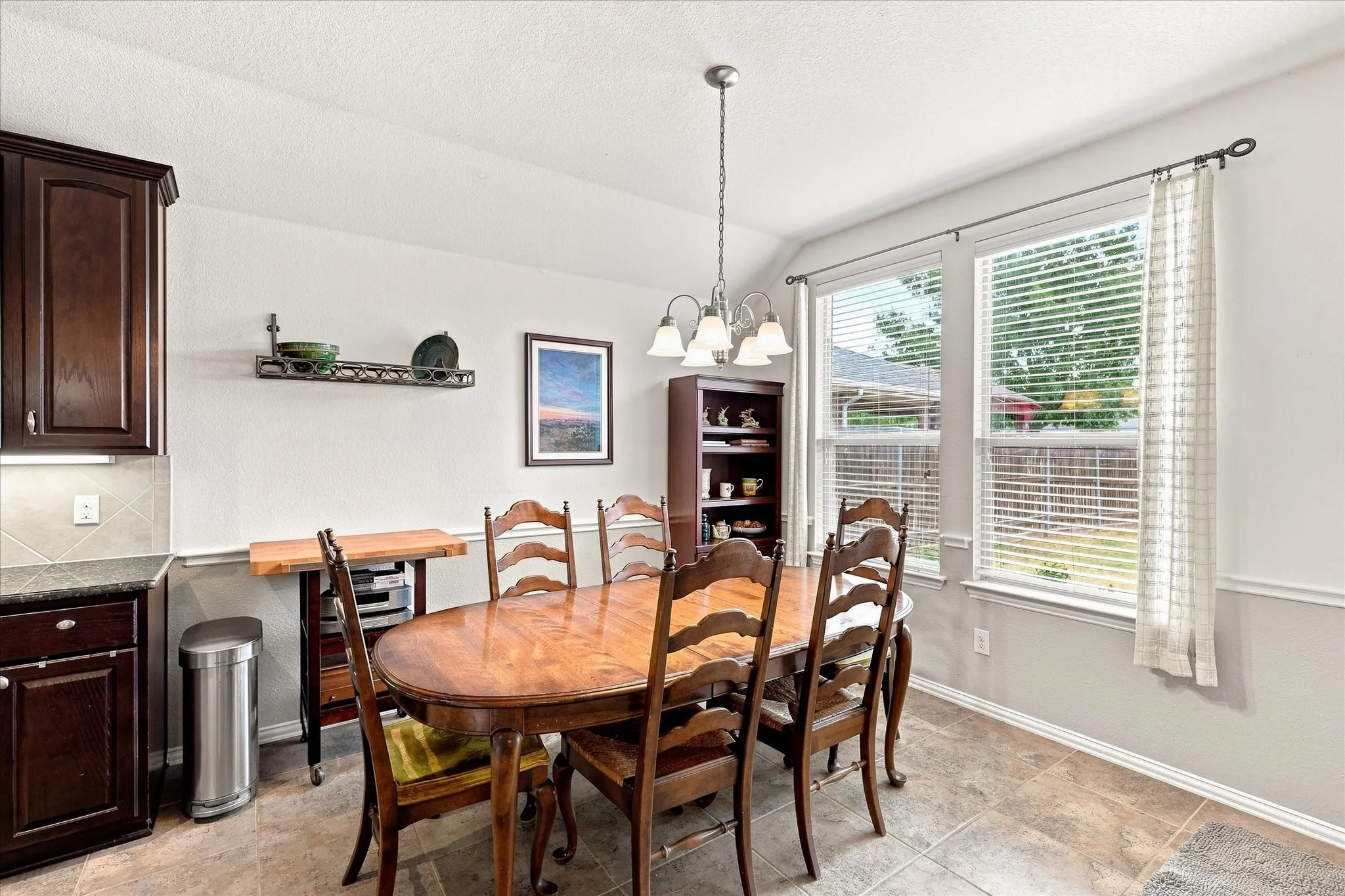 Single Family Residence For Sale in Tarrant County , 9200 Comanche Ridge Drive, Fort Worth, Texas 76131, 3 Bedroom, 2 Bathroom, 2 Garage spaces, 1,631 Sqft, built in 2011, mls#21373160, Real Estate Agent in Fort Worth, Homes For Sale in Tarrant county, Homes For Sale in Fort Worth, Realtor in Fort Worth Texas, Real Estate Brokerage Independent Realty Texas, Luminita Cordes Realtor