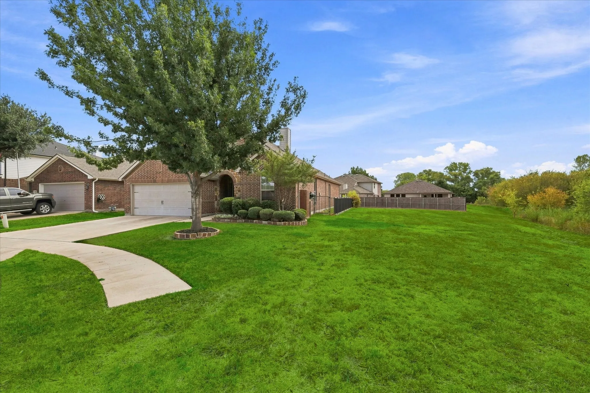 Single Family Residence For Sale in Tarrant County , 9200 Comanche Ridge Drive, Fort Worth, Texas 76131, 3 Bedroom, 2 Bathroom, 2 Garage spaces, 1,631 Sqft, built in 2011, mls#21373160, Real Estate Agent in Fort Worth, Homes For Sale in Tarrant county, Homes For Sale in Fort Worth, Realtor in Fort Worth Texas, Real Estate Brokerage Independent Realty Texas, Luminita Cordes Realtor