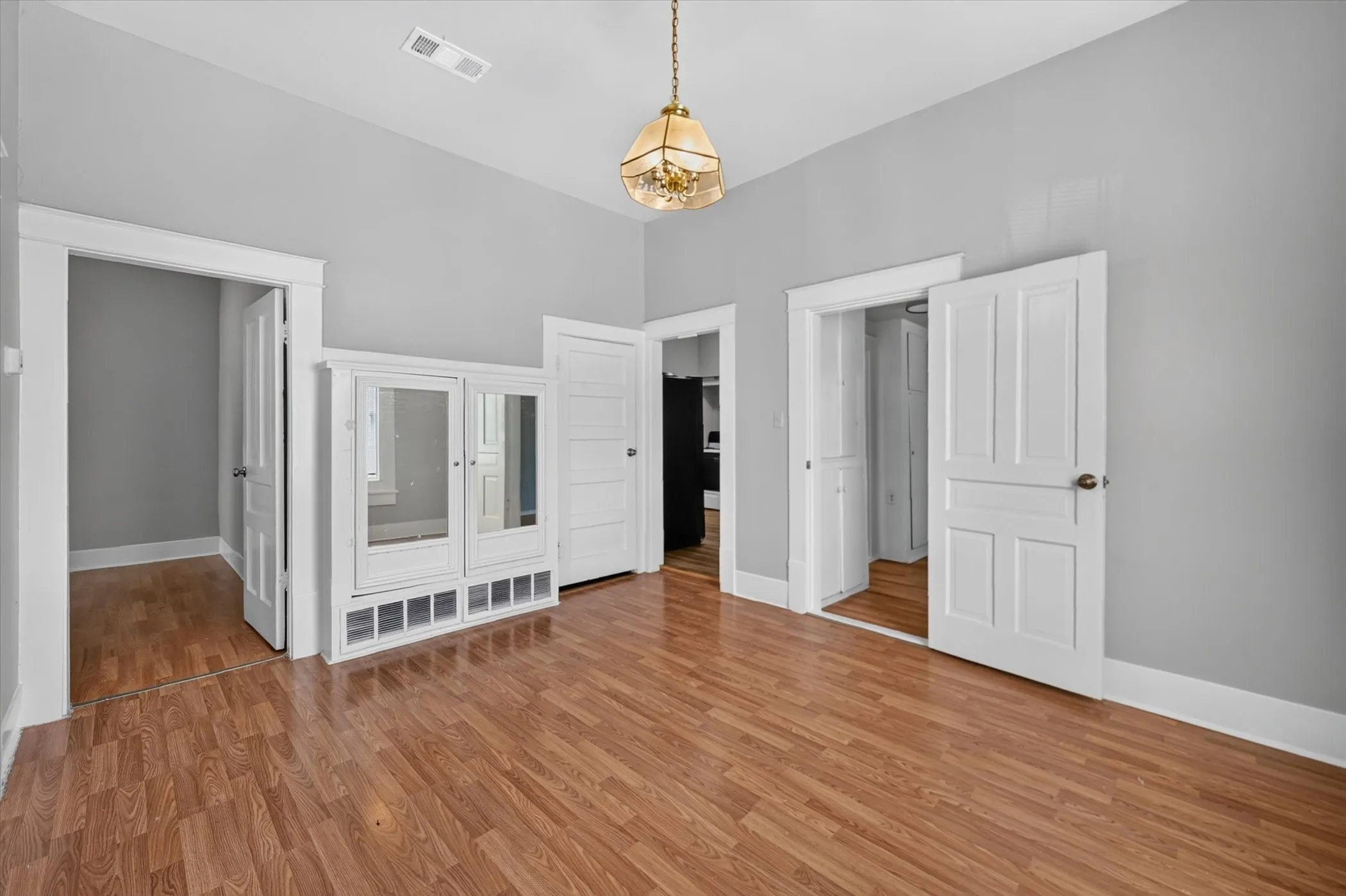 Duplex For Rent in Grayson County , 419 N Grand Avenue B, Sherman, Texas 75090, 2 Bedroom, 1 Bathroom, Garage spaces, 879 Sqft, built in 1950, mls#21378291, Real Estate Agent in Sherman, Homes For Rent in Grayson county, Homes For Rent in Sherman, Realtor in Sherman Texas, Real Estate Brokerage Independent Realty Texas, Luminita Cordes Realtor