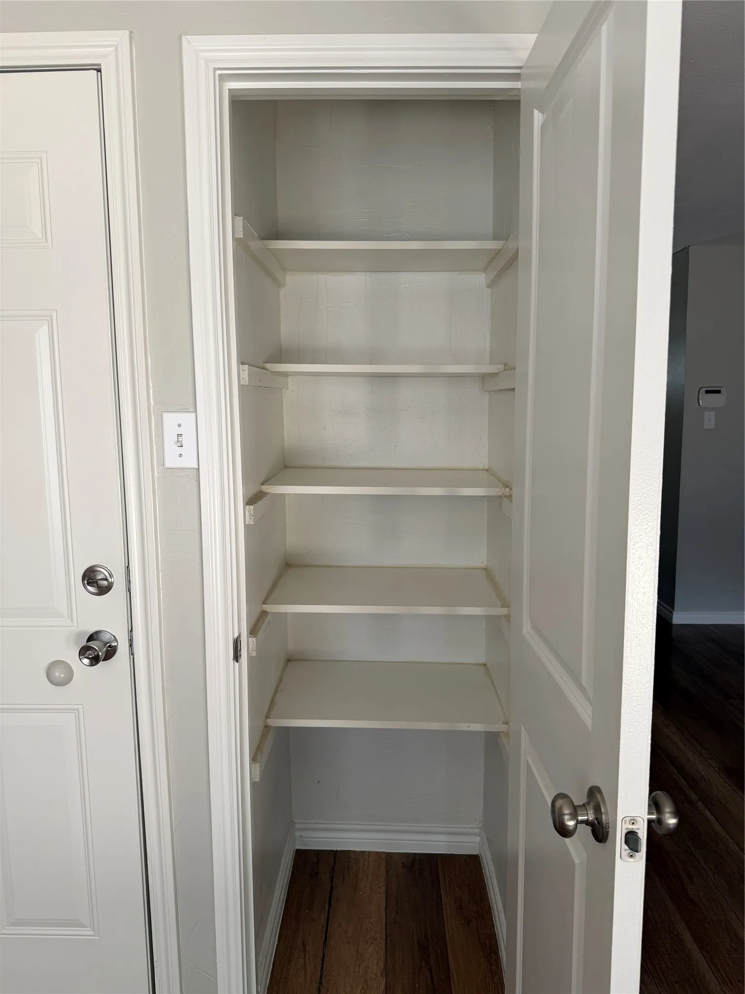 Single Family Residence For Rent in Denton County , 5312 Queens Court, Lake Dallas, Texas 75065, 3 Bedroom, 2 Bathroom, 1 Garage spaces, 1,173 Sqft, built in 1978, mls#21377801, Real Estate Agent in Lake Dallas, Homes For Rent in Denton county, Homes For Rent in Lake Dallas, Realtor in Lake Dallas Texas, Real Estate Brokerage Independent Realty Texas, Luminita Cordes Realtor