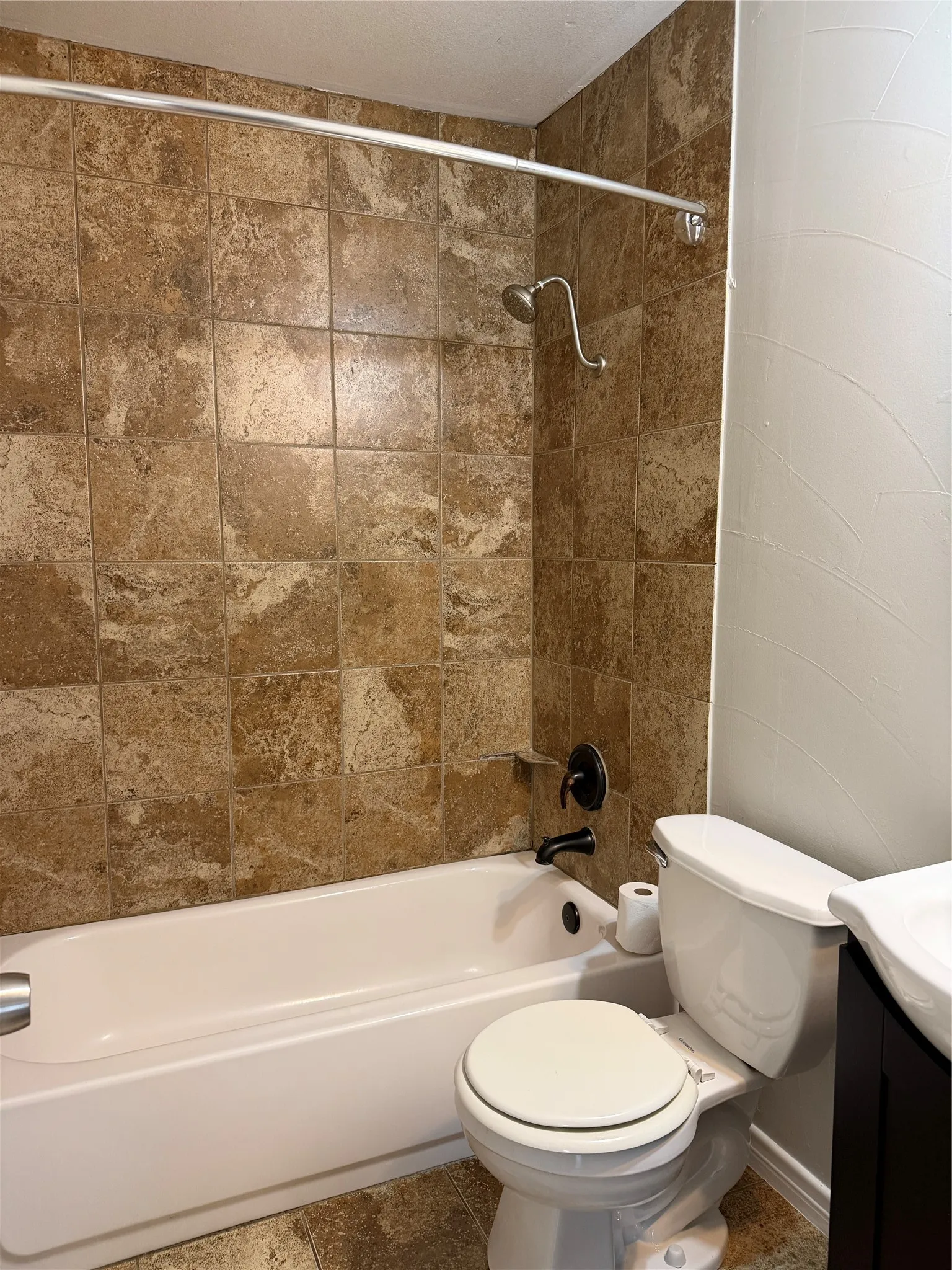 Single Family Residence For Rent in Denton County , 5312 Queens Court, Lake Dallas, Texas 75065, 3 Bedroom, 2 Bathroom, 1 Garage spaces, 1,173 Sqft, built in 1978, mls#21377801, Real Estate Agent in Lake Dallas, Homes For Rent in Denton county, Homes For Rent in Lake Dallas, Realtor in Lake Dallas Texas, Real Estate Brokerage Independent Realty Texas, Luminita Cordes Realtor