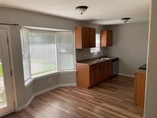 Single Family Residence For Rent in Denton County , 5312 Queens Court, Lake Dallas, Texas 75065, 3 Bedroom, 2 Bathroom, 1 Garage spaces, 1,173 Sqft, built in 1978, mls#21377801, Real Estate Agent in Lake Dallas, Homes For Rent in Denton county, Homes For Rent in Lake Dallas, Realtor in Lake Dallas Texas, Real Estate Brokerage Independent Realty Texas, Luminita Cordes Realtor