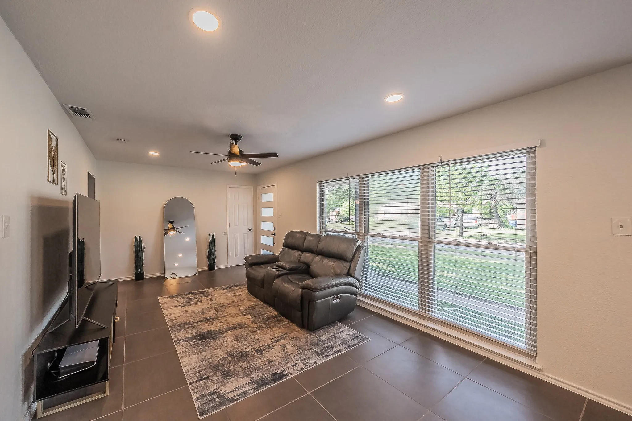 Single Family Residence For Sale in Dallas County , 10866 Cassandra Way, Dallas, Texas 75228, 3 Bedroom, 2 Bathroom, Garage spaces, 1,440 Sqft, built in 1955, mls#21378289, Real Estate Agent in Dallas, Homes For Sale in Dallas county, Homes For Sale in Dallas, Realtor in Dallas Texas, Real Estate Brokerage Independent Realty Texas, Luminita Cordes Realtor