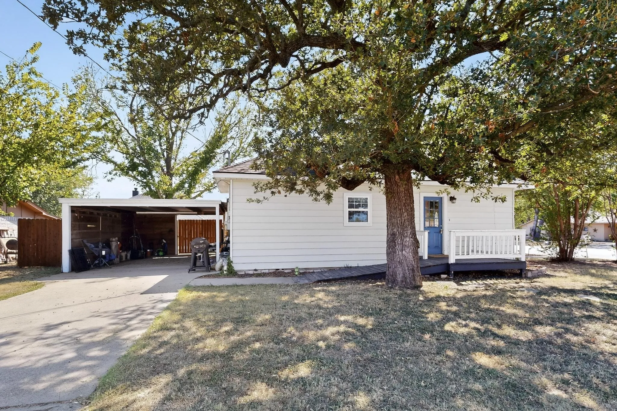 Single Family Residence For Sale in Parker County , 1116 Franklin Street, Weatherford, Texas 76086, 2 Bedroom, 2 Bathroom, Garage spaces, 1,062 Sqft, built in 0, mls#21377313, Real Estate Agent in Weatherford, Homes For Sale in Parker county, Homes For Sale in Weatherford, Realtor in Weatherford Texas, Real Estate Brokerage Independent Realty Texas, Luminita Cordes Realtor
