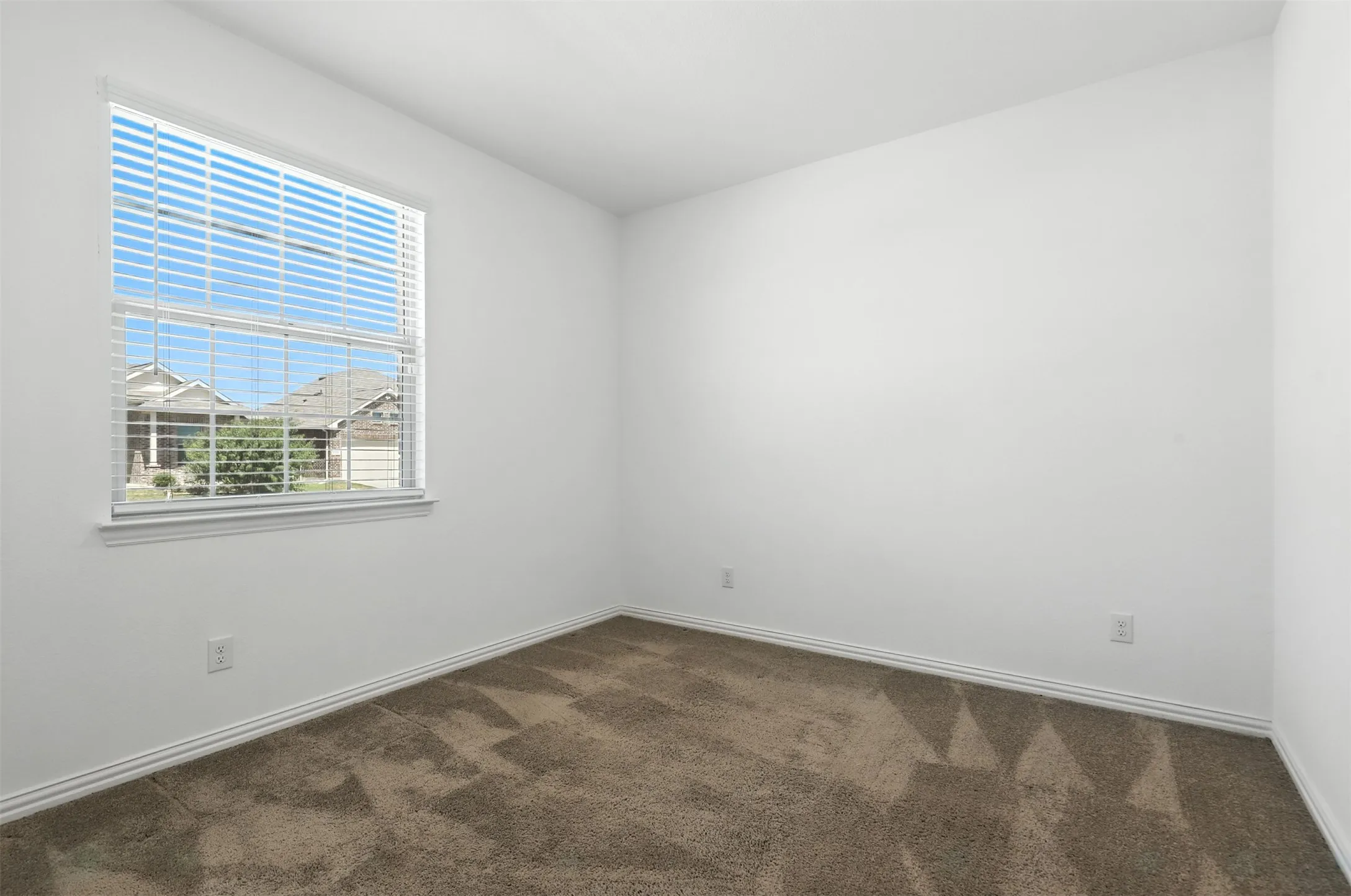 Single Family Residence For Rent in Tarrant County , 6924 Waterloo Lane, Fort Worth, Texas 76179, 3 Bedroom, 2 Bathroom, 2 Garage spaces, 1,597 Sqft, built in 2021, mls#21378294, Real Estate Agent in Fort Worth, Homes For Rent in Tarrant county, Homes For Rent in Fort Worth, Realtor in Fort Worth Texas, Real Estate Brokerage Independent Realty Texas, Luminita Cordes Realtor
